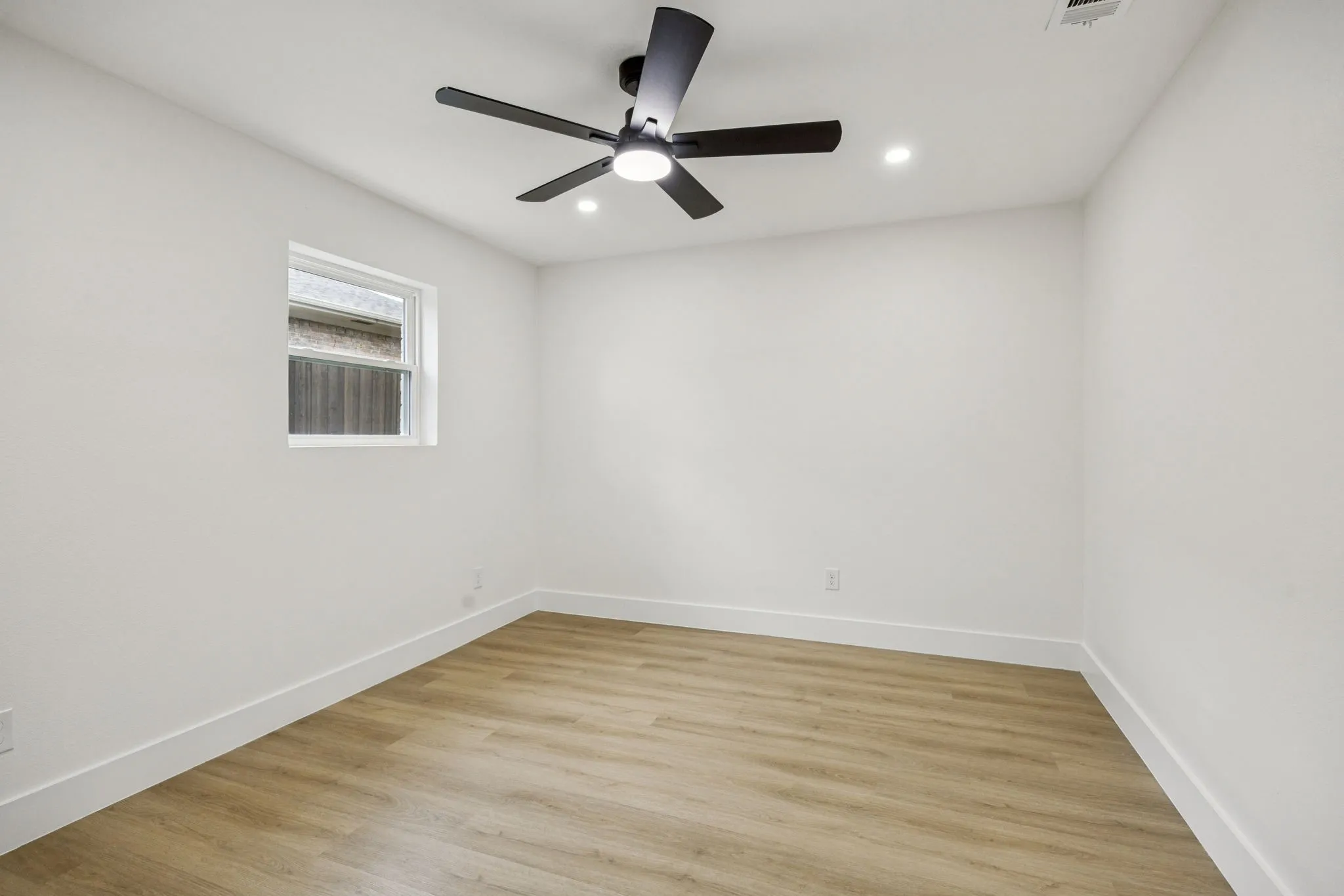 Guest bedroom 3