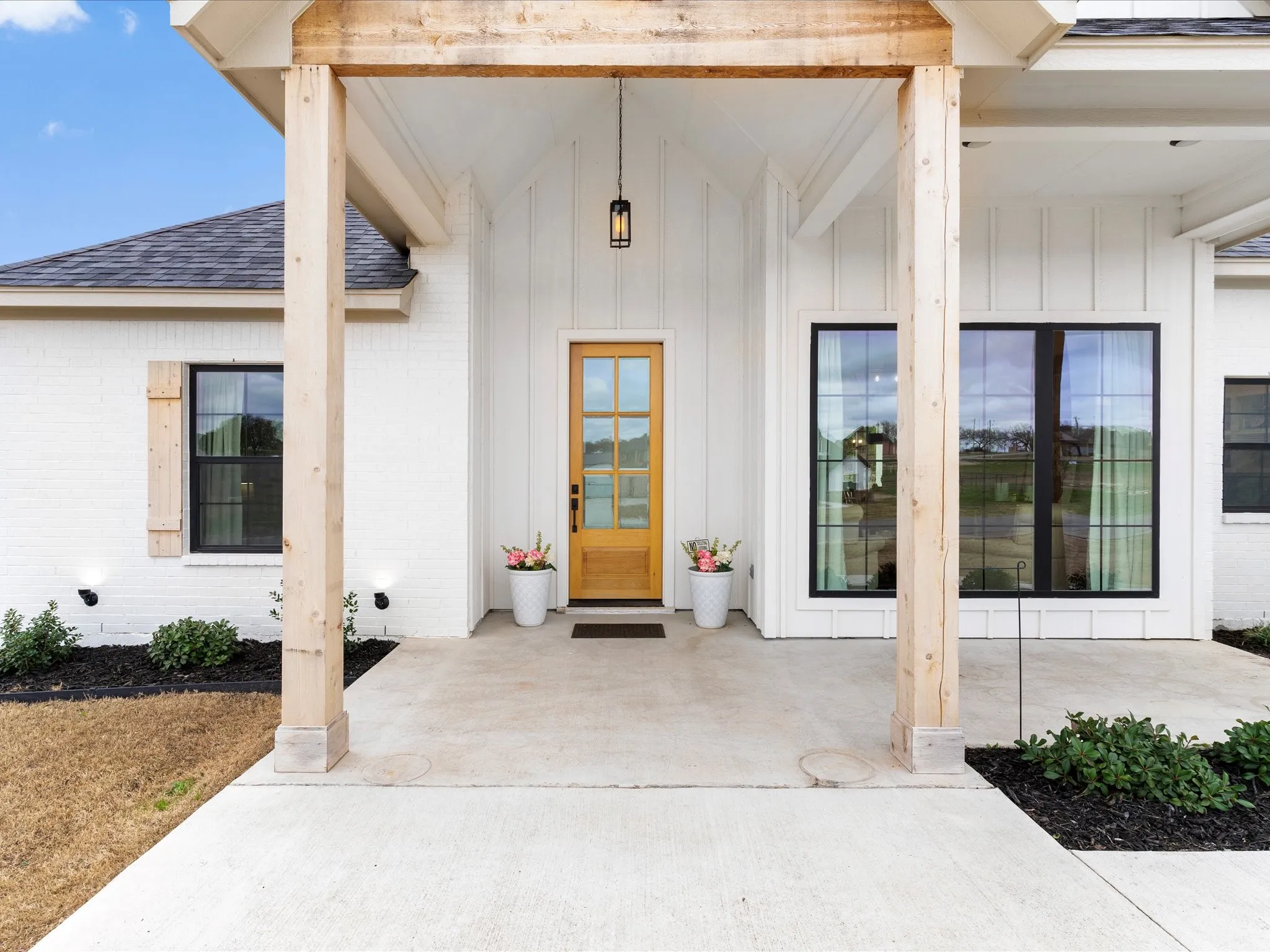 Single Family Residence For Sale in Parker County , 3143 Infinity Drive, Weatherford, Texas 76087, 3 Bedrooms, 2 Bathrooms, 2 Garage spaces, 2,031 Sqft, built in 2023, Preowned, Price $464,000, mls#21227471, Real Estate Agent in Weatherford, Homes For Sale in Parker county, Homes For Sale in Weatherford, Realtor in Weatherford Texas, Real Estate Brokerage Independent Realty Texas, Luminita Cordes Realtor