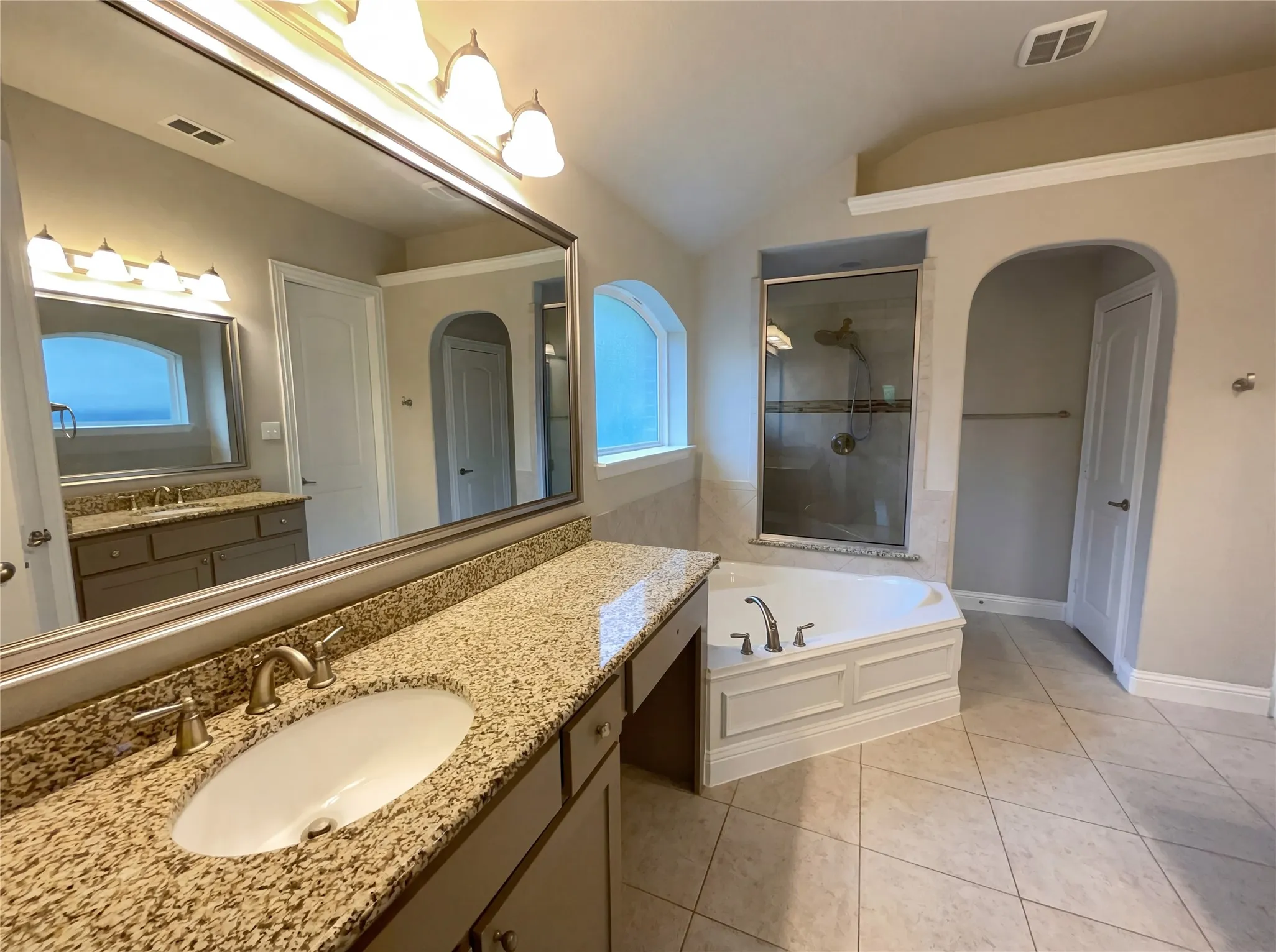 Single Family Residence For Sale in Denton County , 4157 Chantilly Lane, Frisco, Texas 75036, 4 Bedroom, 5 Bathroom, 3 Garage spaces, 3,492 Sqft, built in 2015, mls#21228276, Real Estate Agent in Frisco, Homes For Sale in Denton county, Homes For Sale in Frisco, Realtor in Frisco Texas, Real Estate Brokerage Independent Realty Texas, Luminita Cordes Realtor
