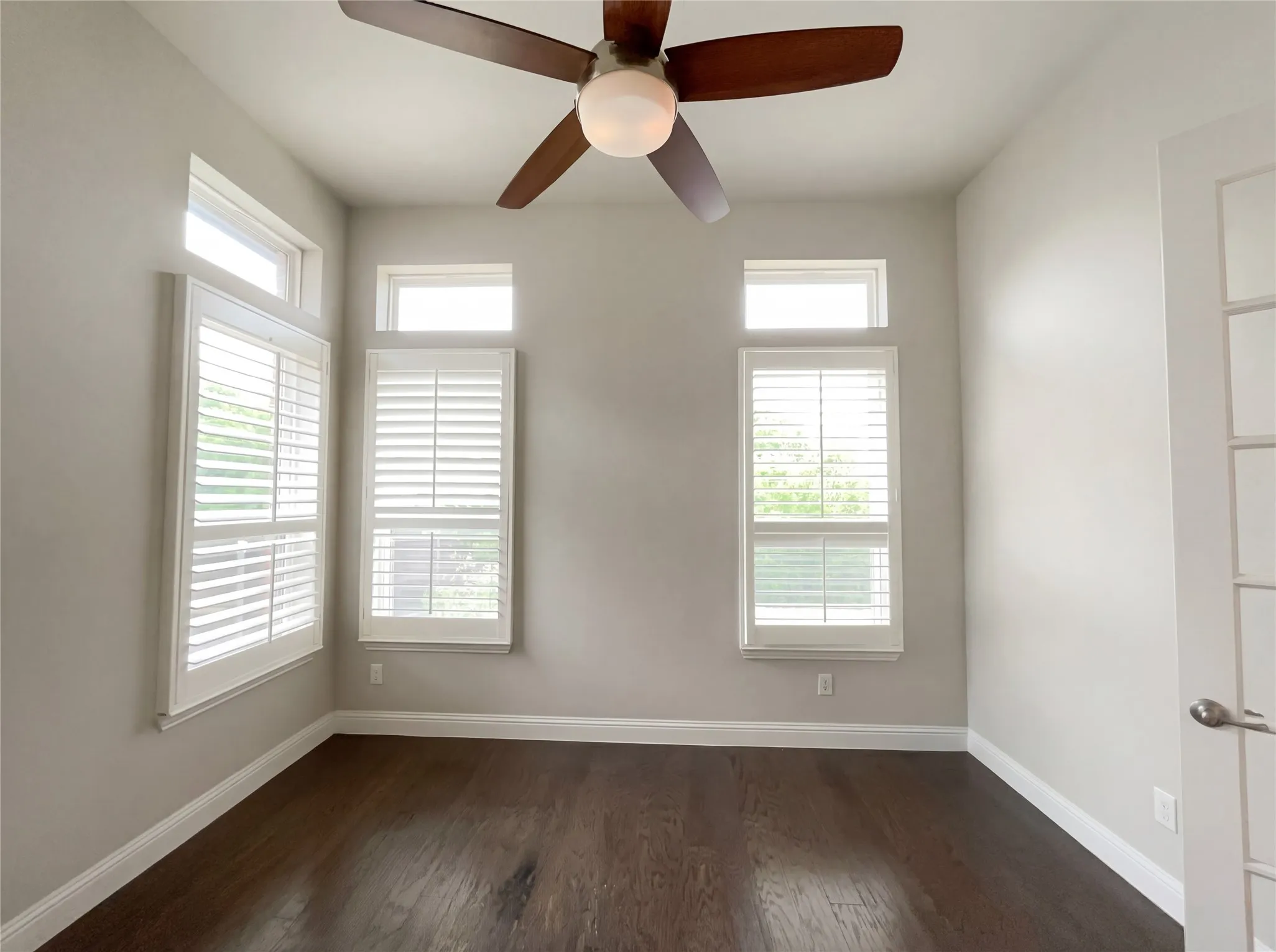Single Family Residence For Sale in Denton County , 4157 Chantilly Lane, Frisco, Texas 75036, 4 Bedroom, 5 Bathroom, 3 Garage spaces, 3,492 Sqft, built in 2015, mls#21228276, Real Estate Agent in Frisco, Homes For Sale in Denton county, Homes For Sale in Frisco, Realtor in Frisco Texas, Real Estate Brokerage Independent Realty Texas, Luminita Cordes Realtor
