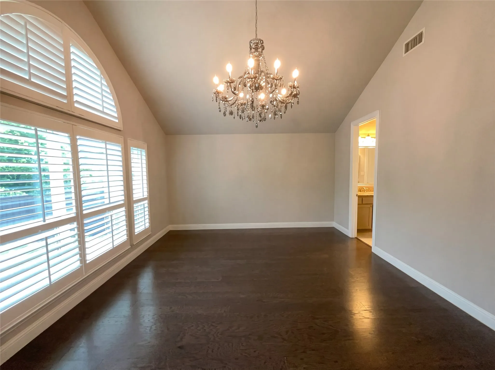 Single Family Residence For Sale in Denton County , 4157 Chantilly Lane, Frisco, Texas 75036, 4 Bedroom, 5 Bathroom, 3 Garage spaces, 3,492 Sqft, built in 2015, mls#21228276, Real Estate Agent in Frisco, Homes For Sale in Denton county, Homes For Sale in Frisco, Realtor in Frisco Texas, Real Estate Brokerage Independent Realty Texas, Luminita Cordes Realtor