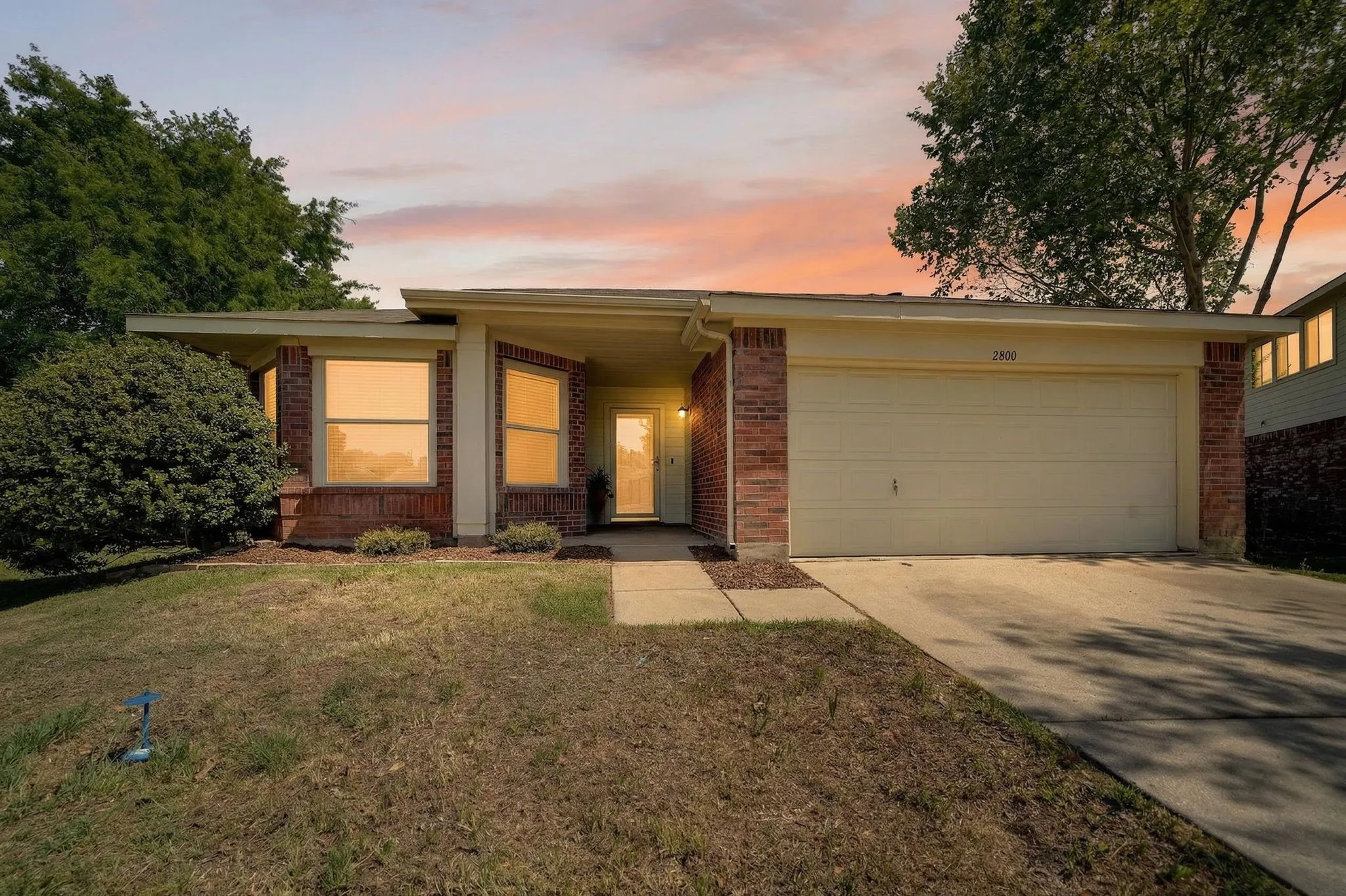 Single Family Residence For Sale in Collin County , 2800 Arbury Drive, Mc Kinney, Texas 75071, 3 Bedroom, 2 Bathroom, 2 Garage spaces, 1,595 Sqft, built in 2003, Preowned, mls#21226005, Real Estate Agent in Mc Kinney, Homes For Sale in Collin county, Homes For Sale in Mc Kinney, Realtor in Mc Kinney Texas, Real Estate Brokerage Independent Realty Texas, Luminita Cordes Realtor