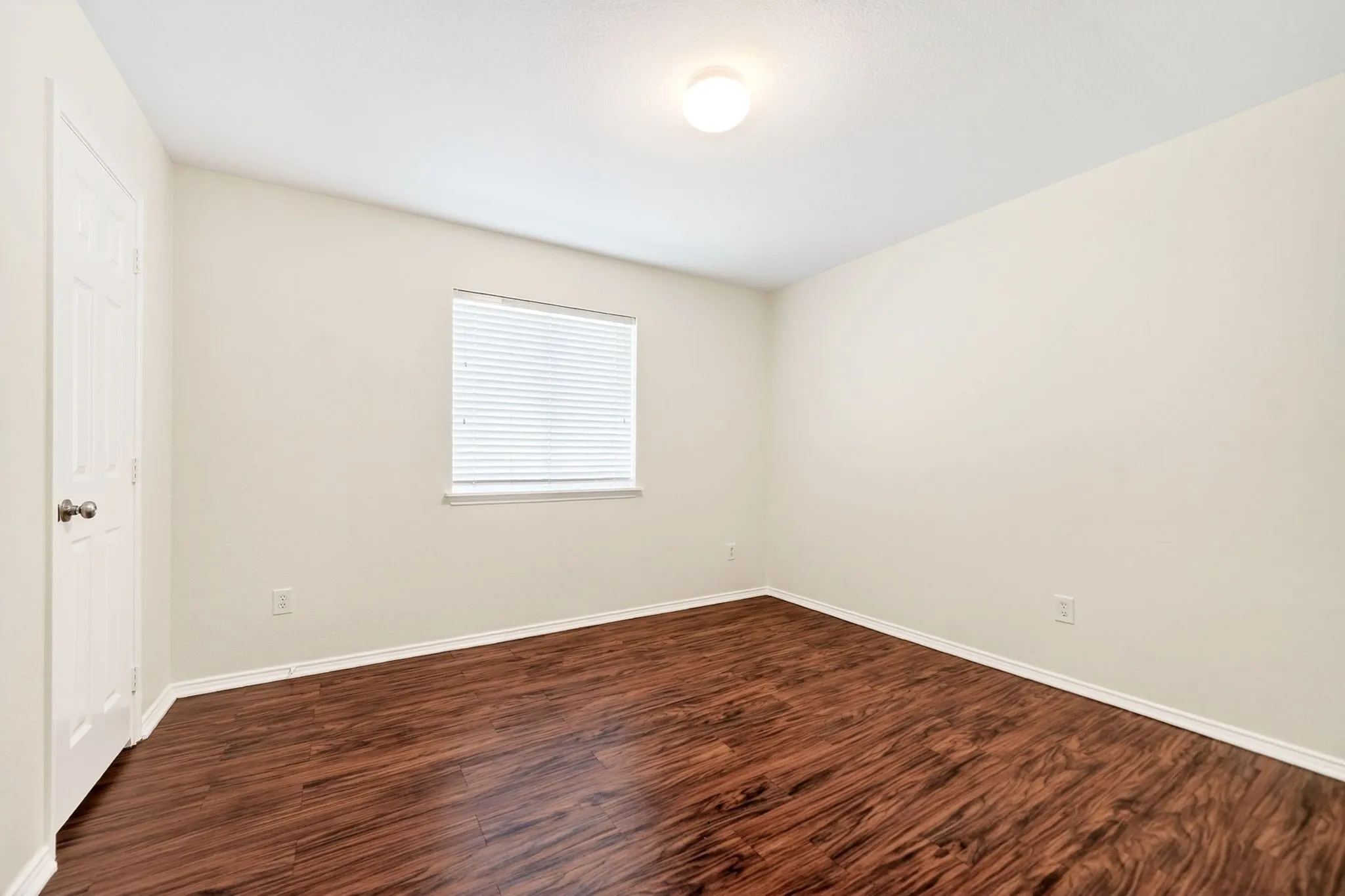 Single Family Residence For Sale in Collin County , 2800 Arbury Drive, Mc Kinney, Texas 75071, 3 Bedroom, 2 Bathroom, 2 Garage spaces, 1,595 Sqft, built in 2003, Preowned, mls#21226005, Real Estate Agent in Mc Kinney, Homes For Sale in Collin county, Homes For Sale in Mc Kinney, Realtor in Mc Kinney Texas, Real Estate Brokerage Independent Realty Texas, Luminita Cordes Realtor