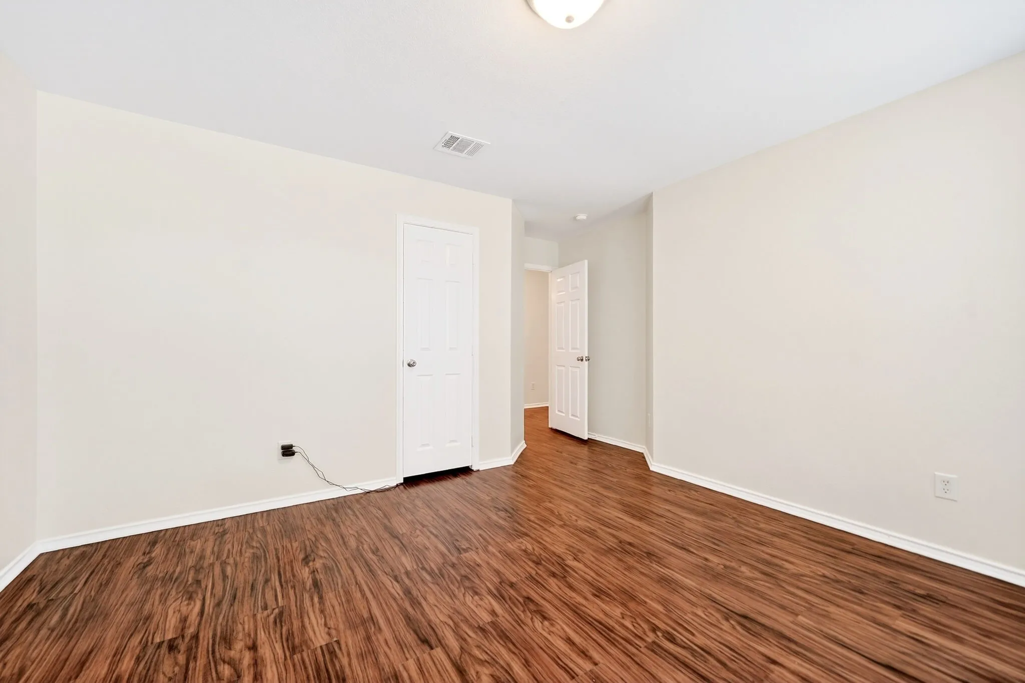 Single Family Residence For Sale in Collin County , 2800 Arbury Drive, Mc Kinney, Texas 75071, 3 Bedroom, 2 Bathroom, 2 Garage spaces, 1,595 Sqft, built in 2003, Preowned, mls#21226005, Real Estate Agent in Mc Kinney, Homes For Sale in Collin county, Homes For Sale in Mc Kinney, Realtor in Mc Kinney Texas, Real Estate Brokerage Independent Realty Texas, Luminita Cordes Realtor