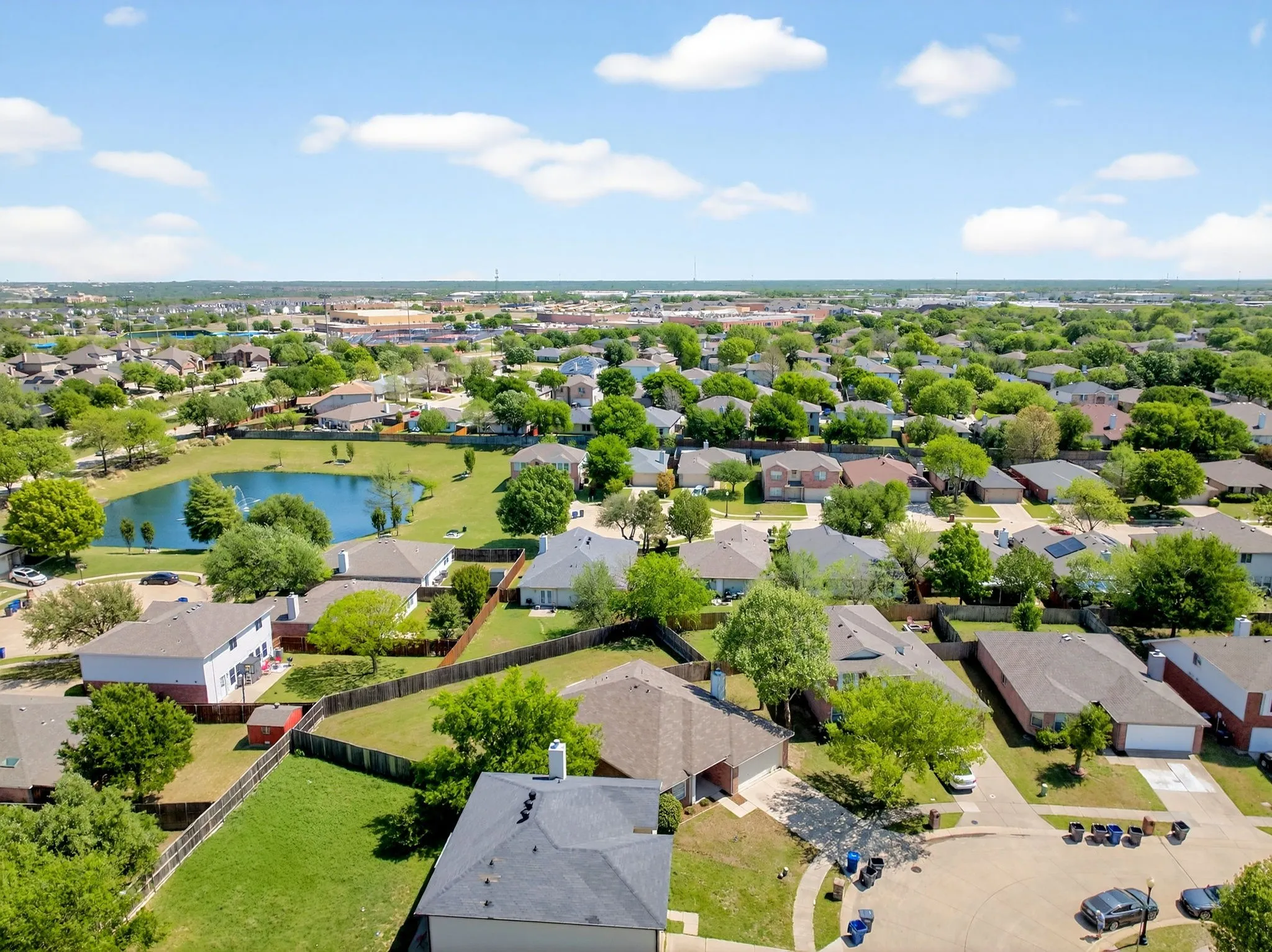 Single Family Residence For Sale in Collin County , 2800 Arbury Drive, Mc Kinney, Texas 75071, 3 Bedroom, 2 Bathroom, 2 Garage spaces, 1,595 Sqft, built in 2003, Preowned, mls#21226005, Real Estate Agent in Mc Kinney, Homes For Sale in Collin county, Homes For Sale in Mc Kinney, Realtor in Mc Kinney Texas, Real Estate Brokerage Independent Realty Texas, Luminita Cordes Realtor
