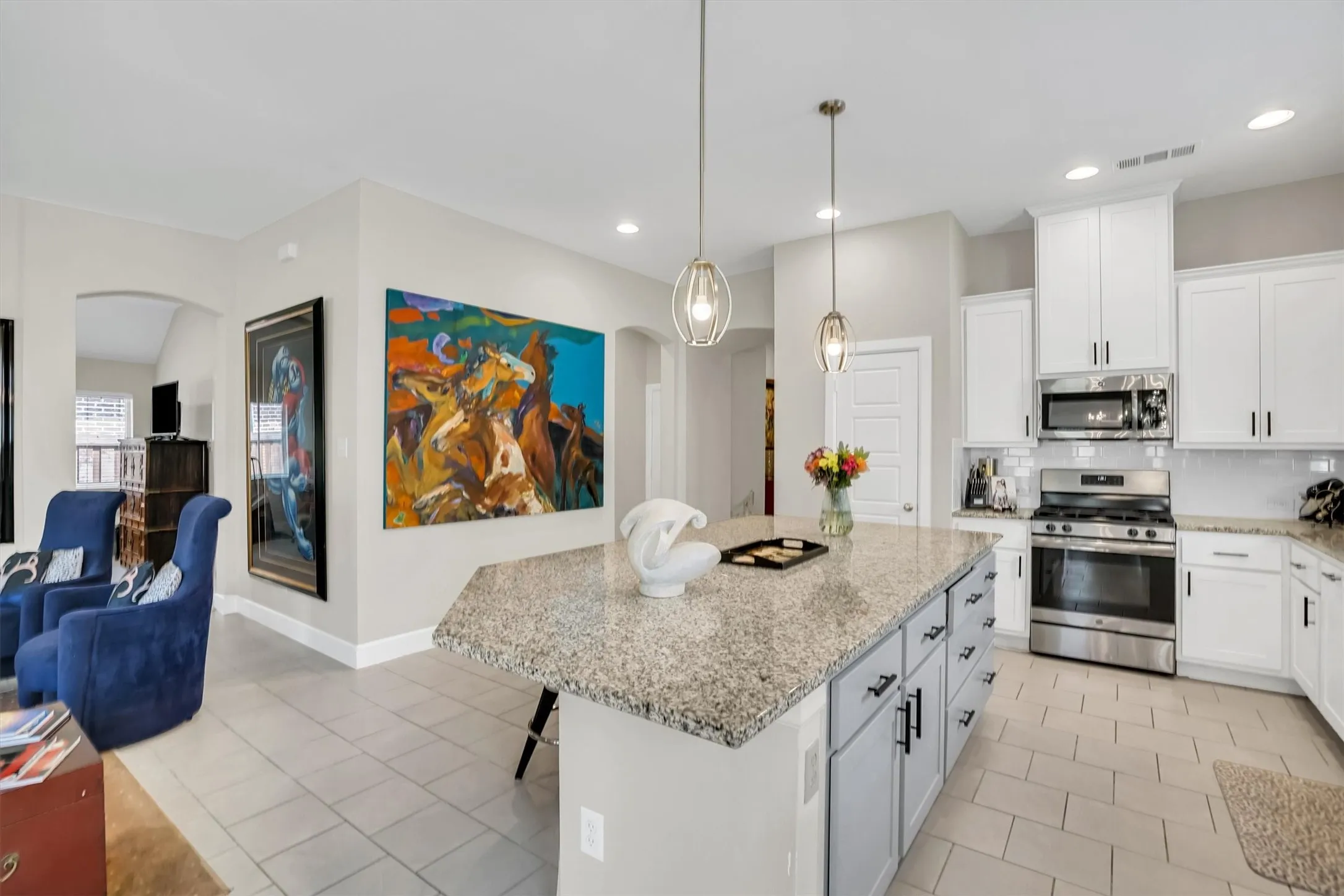 Single Family Residence For Sale in Tarrant County , 5564 Vaquero Road, Fort Worth, Texas 76126, 3 Bedroom, 3 Bathroom, 2 Garage spaces, 2,218 Sqft, built in 2017, mls#21227111, Real Estate Agent in Fort Worth, Homes For Sale in Tarrant county, Homes For Sale in Fort Worth, Realtor in Fort Worth Texas, Real Estate Brokerage Independent Realty Texas, Luminita Cordes Realtor