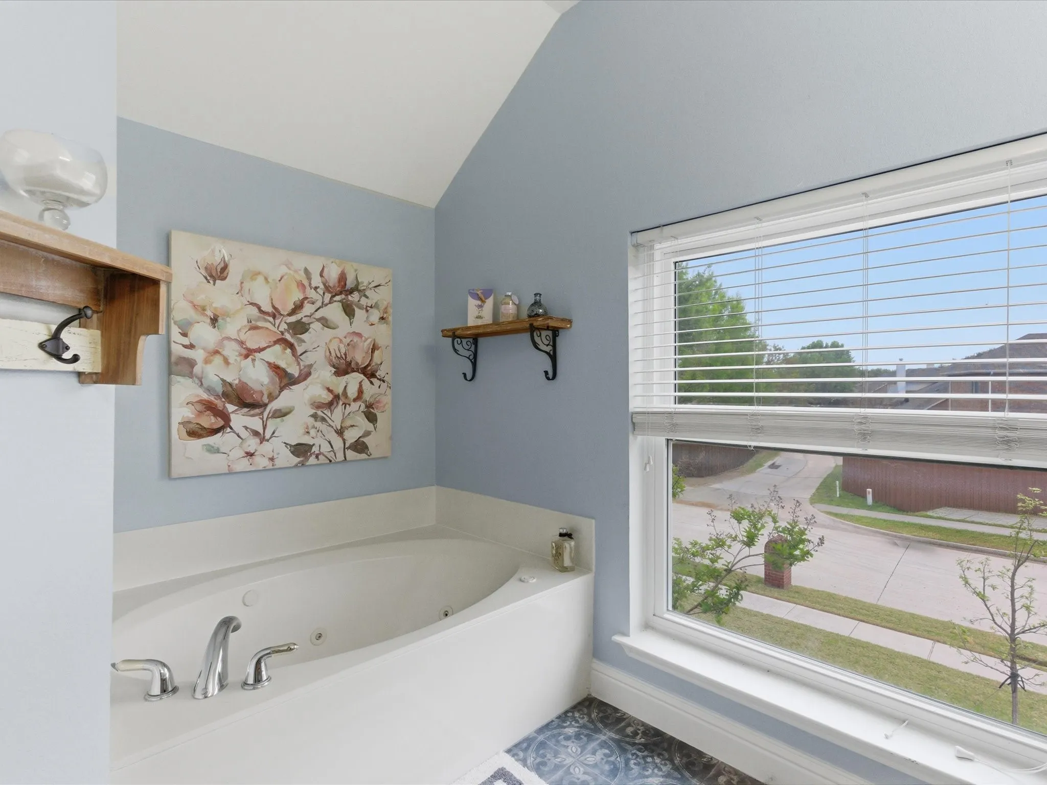 Single Family Residence For Sale in Denton County , 1104 Churchill Drive, Frisco, Texas 75036, 5 Bedroom, 3 Bathroom, 2 Garage spaces, 3,177 Sqft, built in 2002, Preowned, mls#21228199, Real Estate Agent in Frisco, Homes For Sale in Denton county, Homes For Sale in Frisco, Realtor in Frisco Texas, Real Estate Brokerage Independent Realty Texas, Luminita Cordes Realtor