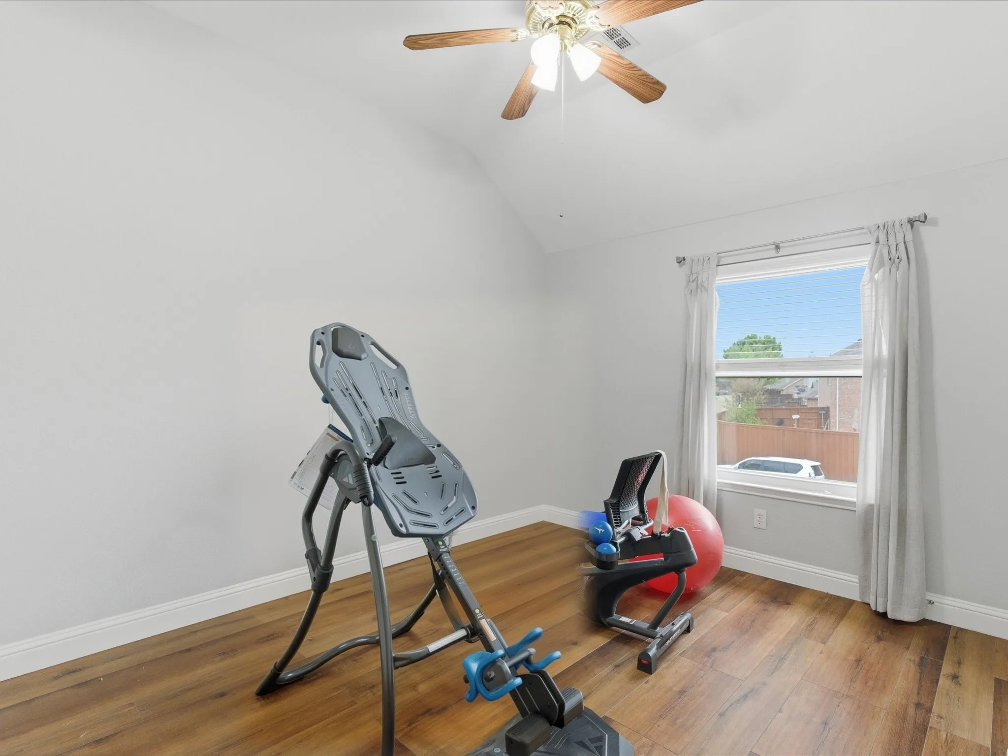 Single Family Residence For Sale in Denton County , 1104 Churchill Drive, Frisco, Texas 75036, 5 Bedroom, 3 Bathroom, 2 Garage spaces, 3,177 Sqft, built in 2002, Preowned, mls#21228199, Real Estate Agent in Frisco, Homes For Sale in Denton county, Homes For Sale in Frisco, Realtor in Frisco Texas, Real Estate Brokerage Independent Realty Texas, Luminita Cordes Realtor