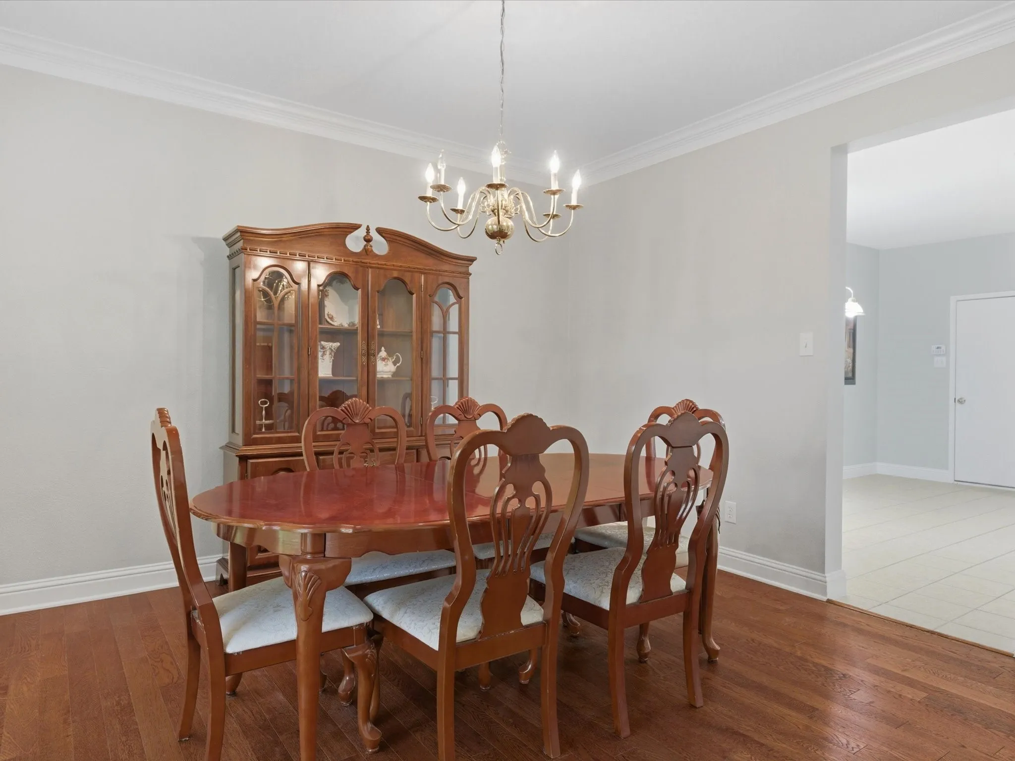 Single Family Residence For Sale in Denton County , 1104 Churchill Drive, Frisco, Texas 75036, 5 Bedroom, 3 Bathroom, 2 Garage spaces, 3,177 Sqft, built in 2002, Preowned, mls#21228199, Real Estate Agent in Frisco, Homes For Sale in Denton county, Homes For Sale in Frisco, Realtor in Frisco Texas, Real Estate Brokerage Independent Realty Texas, Luminita Cordes Realtor