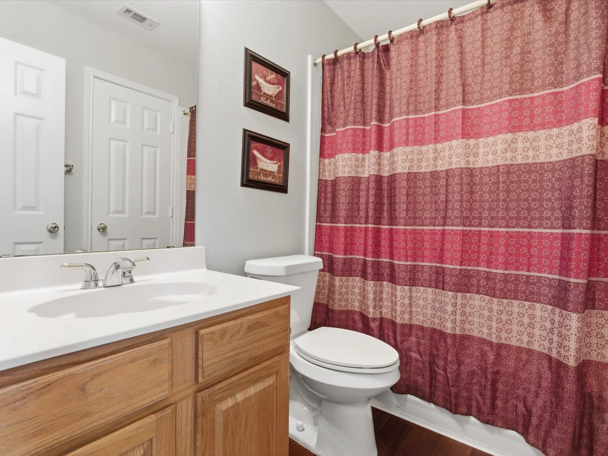 Single Family Residence For Sale in Denton County , 1104 Churchill Drive, Frisco, Texas 75036, 5 Bedroom, 3 Bathroom, 2 Garage spaces, 3,177 Sqft, built in 2002, Preowned, mls#21228199, Real Estate Agent in Frisco, Homes For Sale in Denton county, Homes For Sale in Frisco, Realtor in Frisco Texas, Real Estate Brokerage Independent Realty Texas, Luminita Cordes Realtor