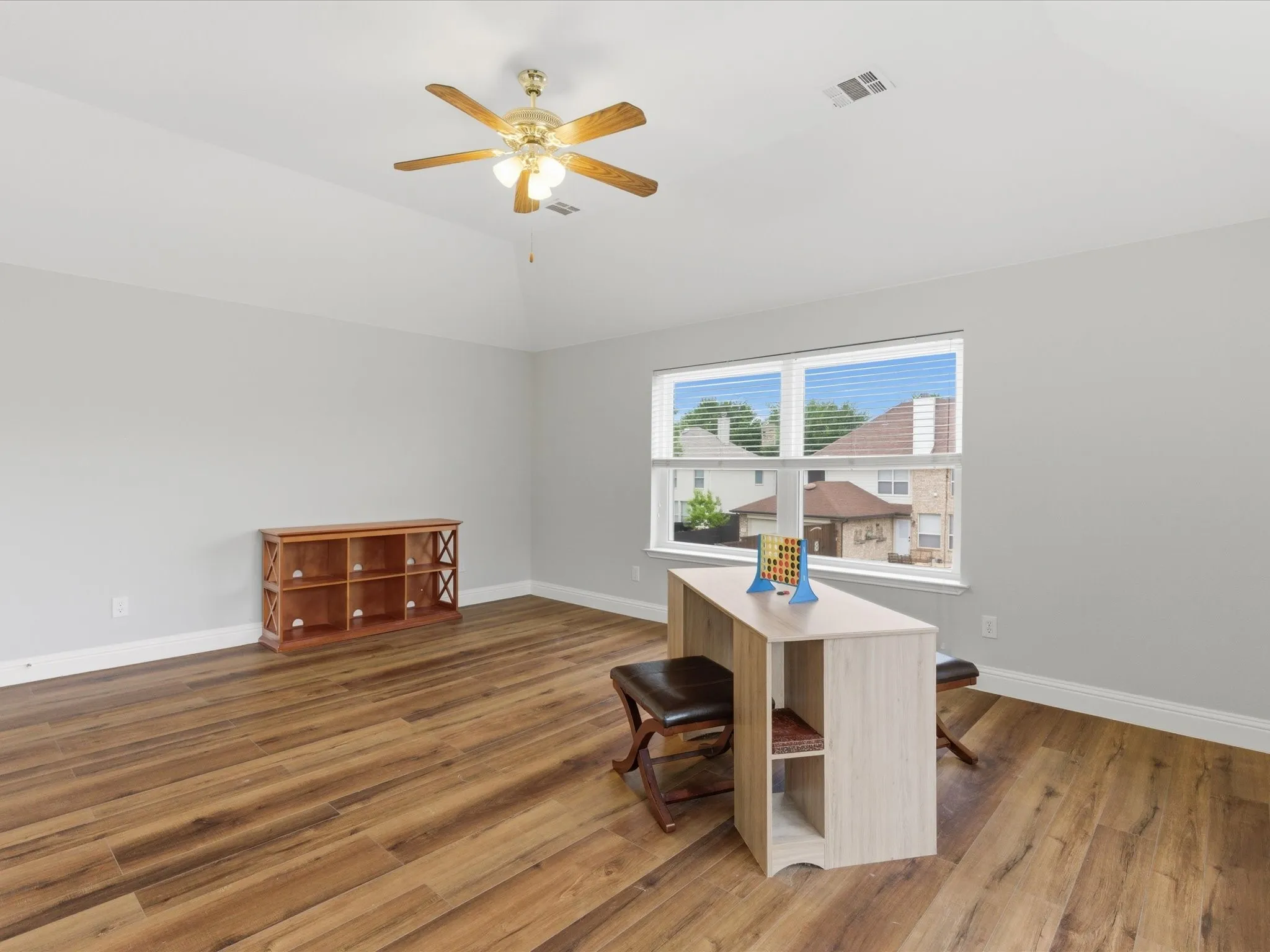 Single Family Residence For Sale in Denton County , 1104 Churchill Drive, Frisco, Texas 75036, 5 Bedroom, 3 Bathroom, 2 Garage spaces, 3,177 Sqft, built in 2002, Preowned, mls#21228199, Real Estate Agent in Frisco, Homes For Sale in Denton county, Homes For Sale in Frisco, Realtor in Frisco Texas, Real Estate Brokerage Independent Realty Texas, Luminita Cordes Realtor