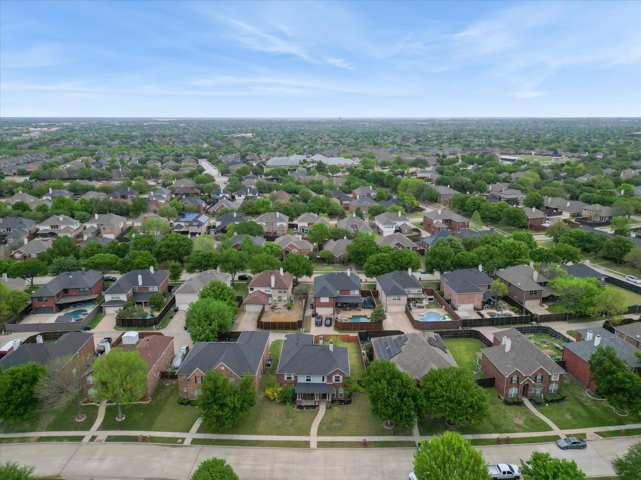 Single Family Residence For Sale in Denton County , 1104 Churchill Drive, Frisco, Texas 75036, 5 Bedroom, 3 Bathroom, 2 Garage spaces, 3,177 Sqft, built in 2002, Preowned, mls#21228199, Real Estate Agent in Frisco, Homes For Sale in Denton county, Homes For Sale in Frisco, Realtor in Frisco Texas, Real Estate Brokerage Independent Realty Texas, Luminita Cordes Realtor