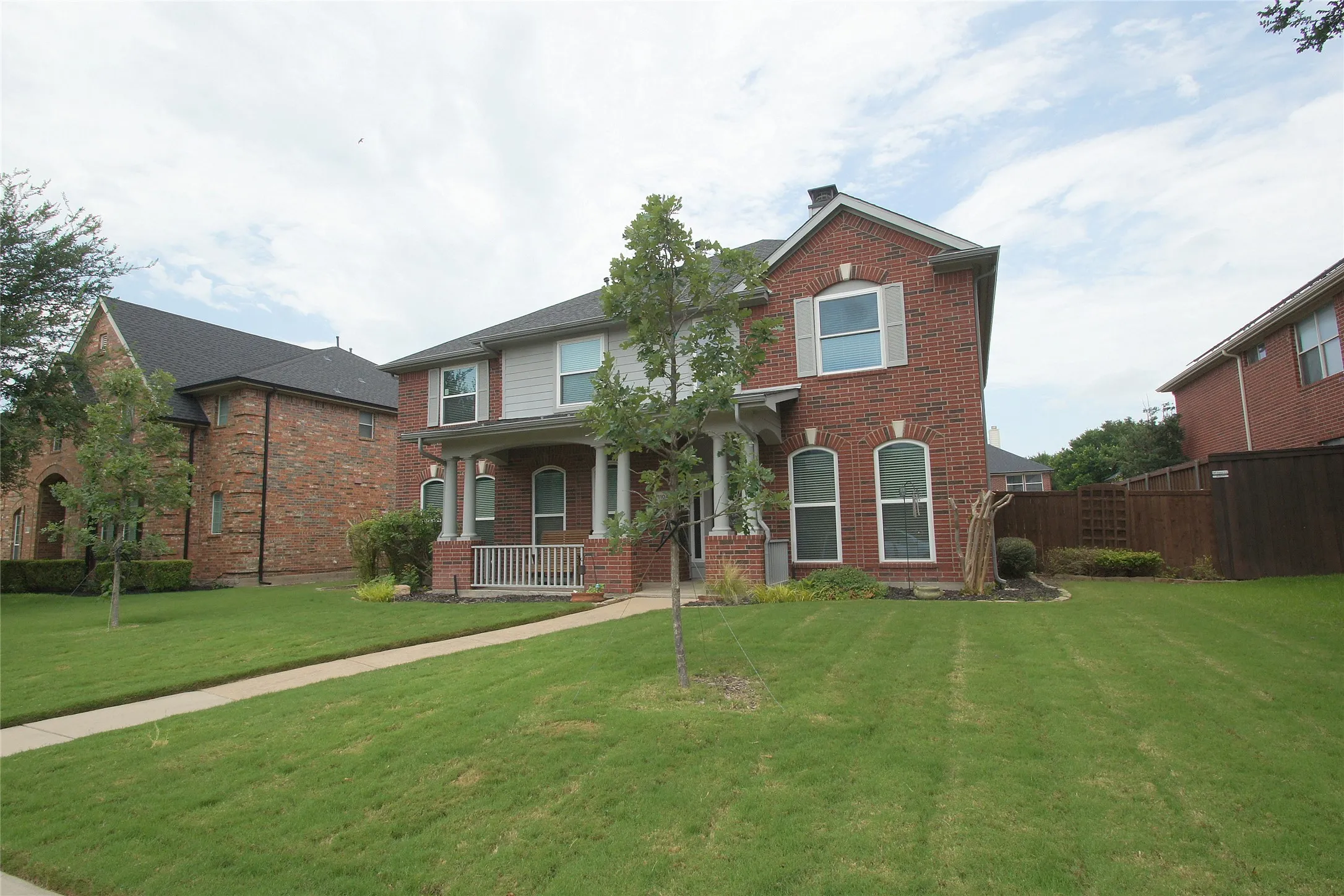 Single Family Residence For Sale in Denton County , 1104 Churchill Drive, Frisco, Texas 75036, 5 Bedroom, 3 Bathroom, 2 Garage spaces, 3,177 Sqft, built in 2002, Preowned, mls#21228199, Real Estate Agent in Frisco, Homes For Sale in Denton county, Homes For Sale in Frisco, Realtor in Frisco Texas, Real Estate Brokerage Independent Realty Texas, Luminita Cordes Realtor