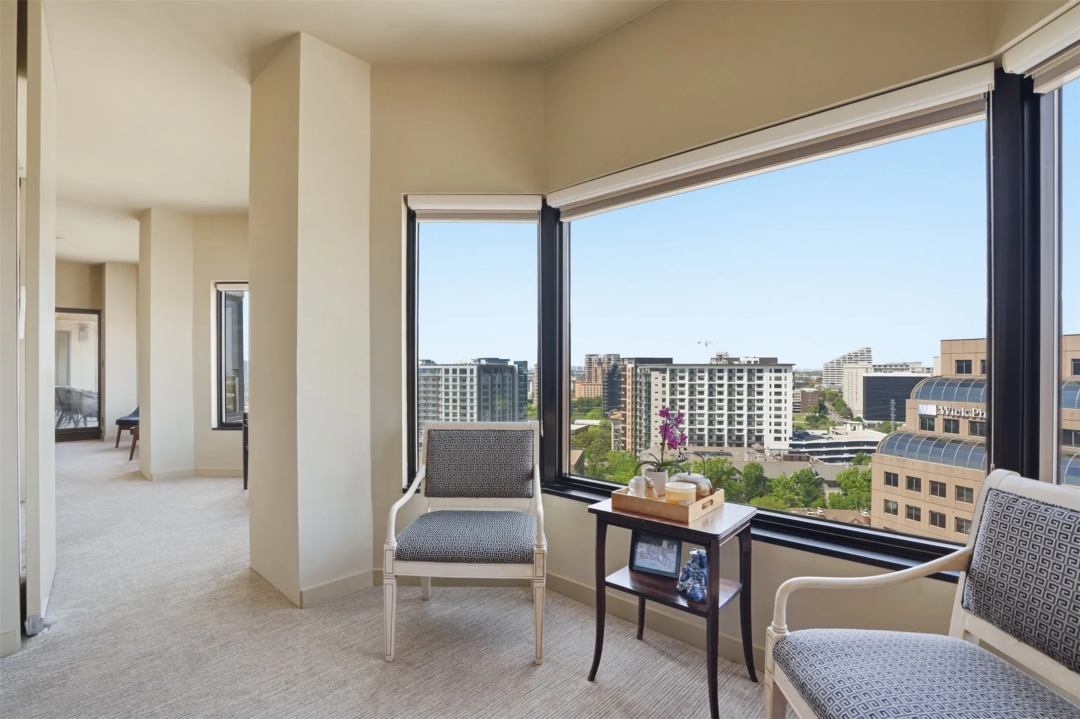 Condominium For Sale in Dallas County , 3030 Mckinney Avenue 1606, Dallas, Texas 75204, 3 Bedroom, 3 Bathroom, 4 Garage spaces, 3,126 Sqft, built in 1981, mls#21221032, Real Estate Agent in Dallas, Homes For Sale in Dallas county, Homes For Sale in Dallas, Realtor in Dallas Texas, Real Estate Brokerage Independent Realty Texas, Luminita Cordes Realtor
