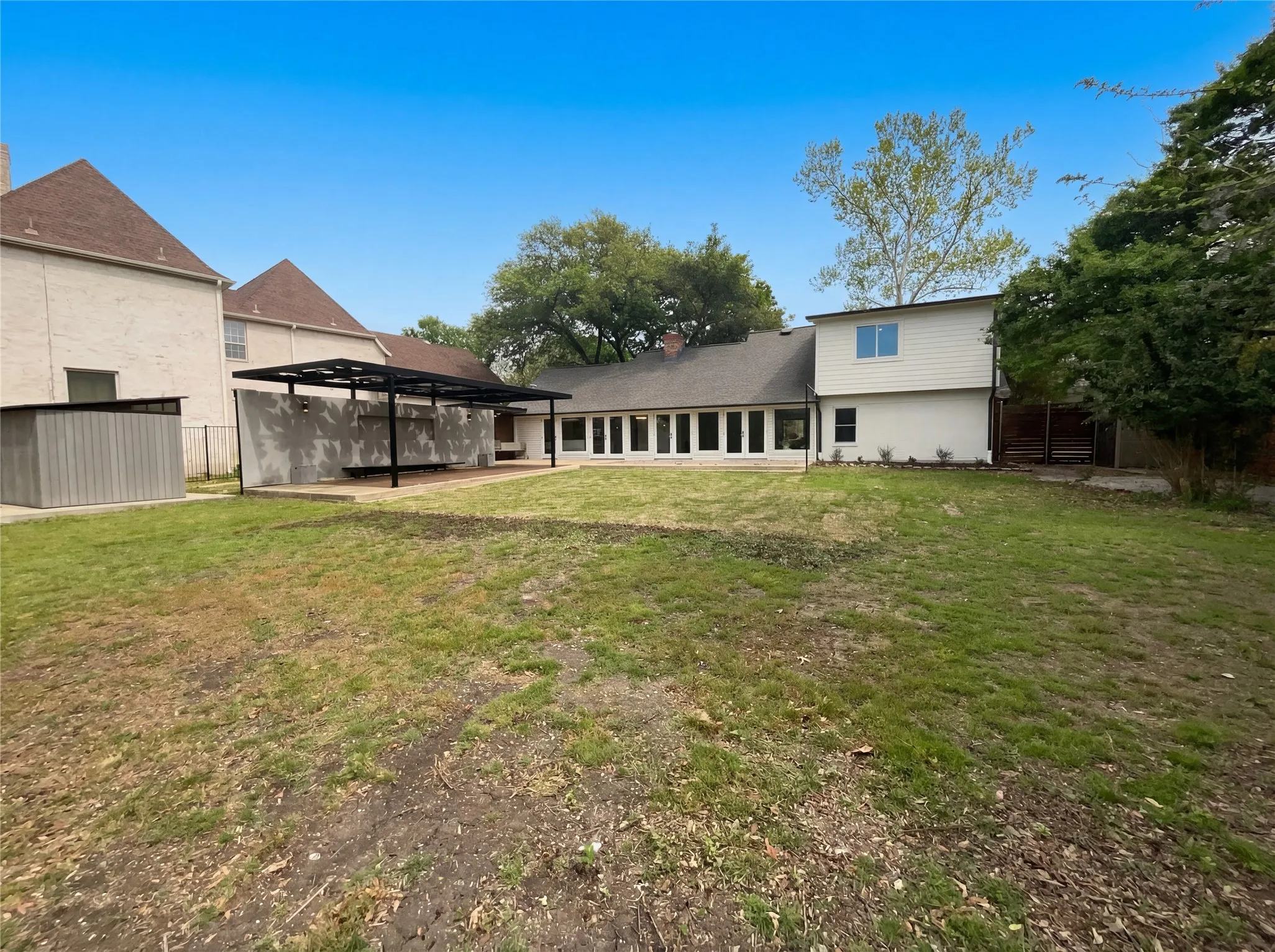Single Family Residence For Sale in Collin County , 7121 Winding Creek Road, Dallas, Texas 75252, 3 Bedroom, 3 Bathroom, Garage spaces, 2,512 Sqft, built in 1973, mls#21228362, Real Estate Agent in Dallas, Homes For Sale in Collin county, Homes For Sale in Dallas, Realtor in Dallas Texas, Real Estate Brokerage Independent Realty Texas, Luminita Cordes Realtor