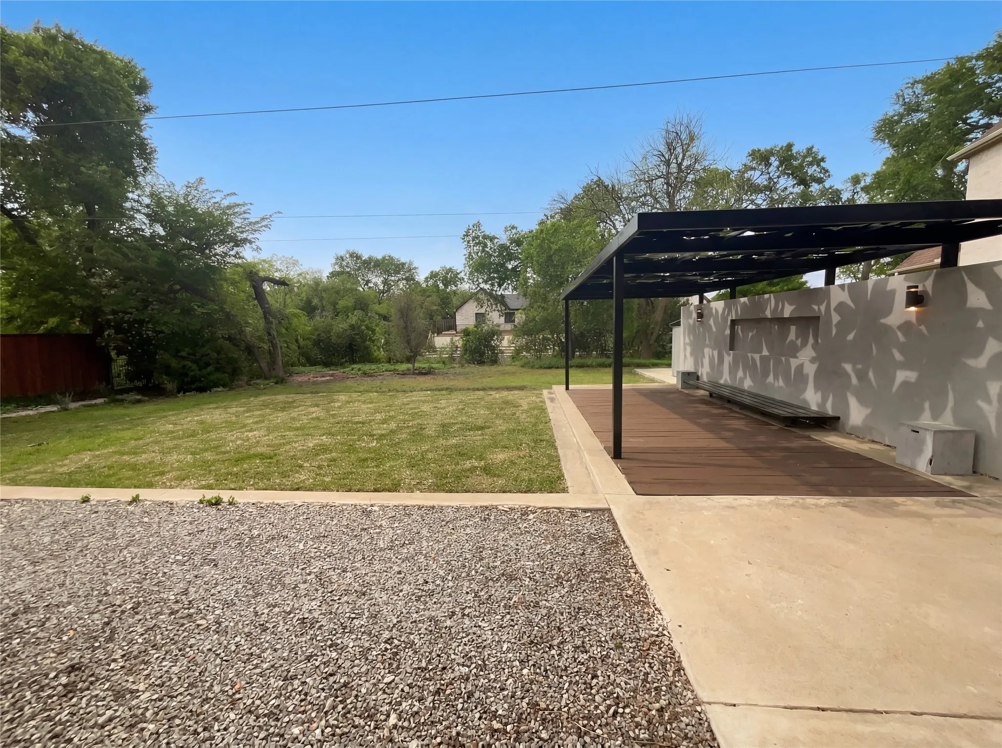 Single Family Residence For Sale in Collin County , 7121 Winding Creek Road, Dallas, Texas 75252, 3 Bedroom, 3 Bathroom, Garage spaces, 2,512 Sqft, built in 1973, mls#21228362, Real Estate Agent in Dallas, Homes For Sale in Collin county, Homes For Sale in Dallas, Realtor in Dallas Texas, Real Estate Brokerage Independent Realty Texas, Luminita Cordes Realtor