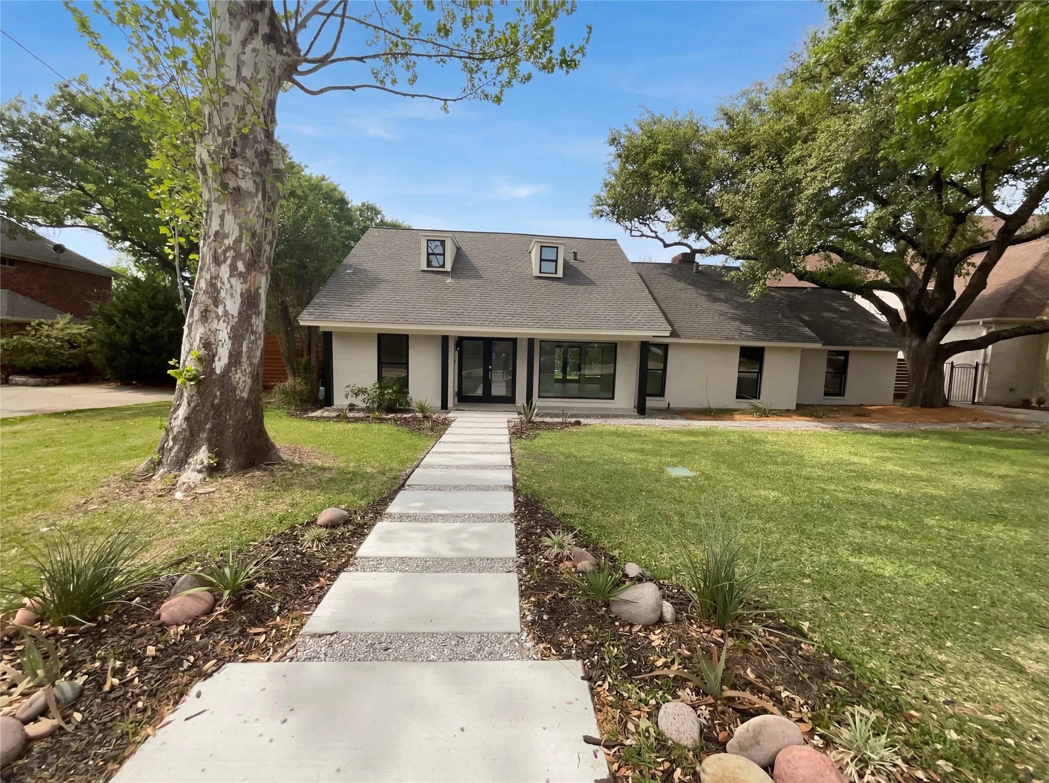 Single Family Residence For Sale in Collin County , 7121 Winding Creek Road, Dallas, Texas 75252, 3 Bedroom, 3 Bathroom, Garage spaces, 2,512 Sqft, built in 1973, mls#21228362, Real Estate Agent in Dallas, Homes For Sale in Collin county, Homes For Sale in Dallas, Realtor in Dallas Texas, Real Estate Brokerage Independent Realty Texas, Luminita Cordes Realtor