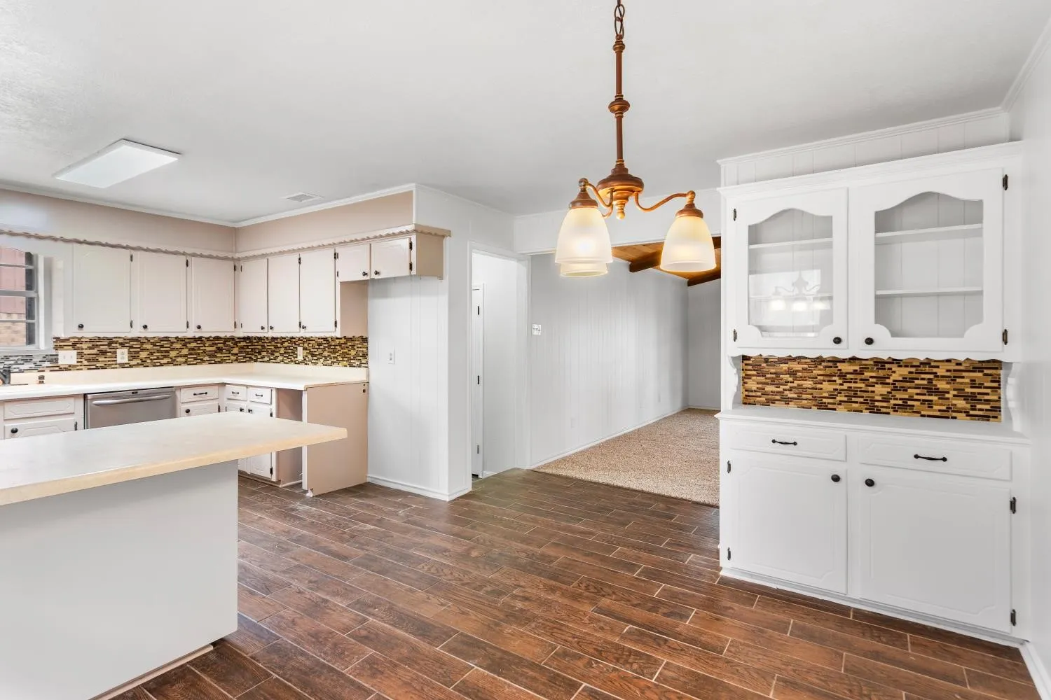 Single Family Residence For Sale in Dallas County , 525 Pecan Lane, Rowlett, Texas 75089, 4 Bedroom, 3 Bathroom, Garage spaces, 2,382 Sqft, built in 1973, Preowned, mls#21228370, Real Estate Agent in Rowlett, Homes For Sale in Dallas county, Homes For Sale in Rowlett, Realtor in Rowlett Texas, Real Estate Brokerage Independent Realty Texas, Luminita Cordes Realtor