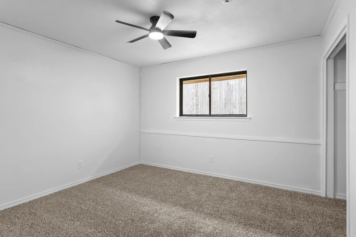Single Family Residence For Sale in Dallas County , 525 Pecan Lane, Rowlett, Texas 75089, 4 Bedroom, 3 Bathroom, Garage spaces, 2,382 Sqft, built in 1973, Preowned, mls#21228370, Real Estate Agent in Rowlett, Homes For Sale in Dallas county, Homes For Sale in Rowlett, Realtor in Rowlett Texas, Real Estate Brokerage Independent Realty Texas, Luminita Cordes Realtor