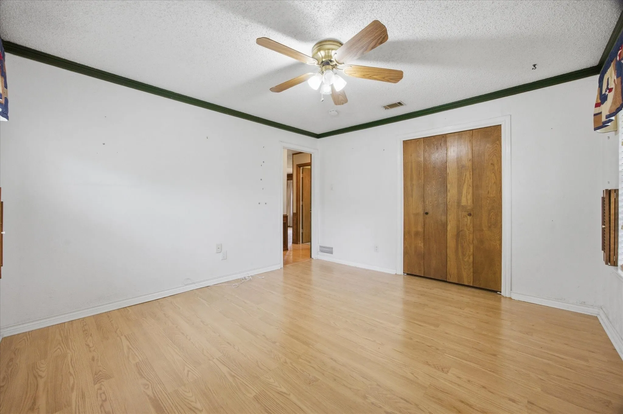 Single Family Residence For Sale in Collin County , 102 Paul Wilson Road, Wylie, Texas 75098, 3 Bedroom, 1 Bathroom, Garage spaces, 2,110 Sqft, built in 1977, mls#21226760, Real Estate Agent in Wylie, Homes For Sale in Collin county, Homes For Sale in Wylie, Realtor in Wylie Texas, Real Estate Brokerage Independent Realty Texas, Luminita Cordes Realtor
