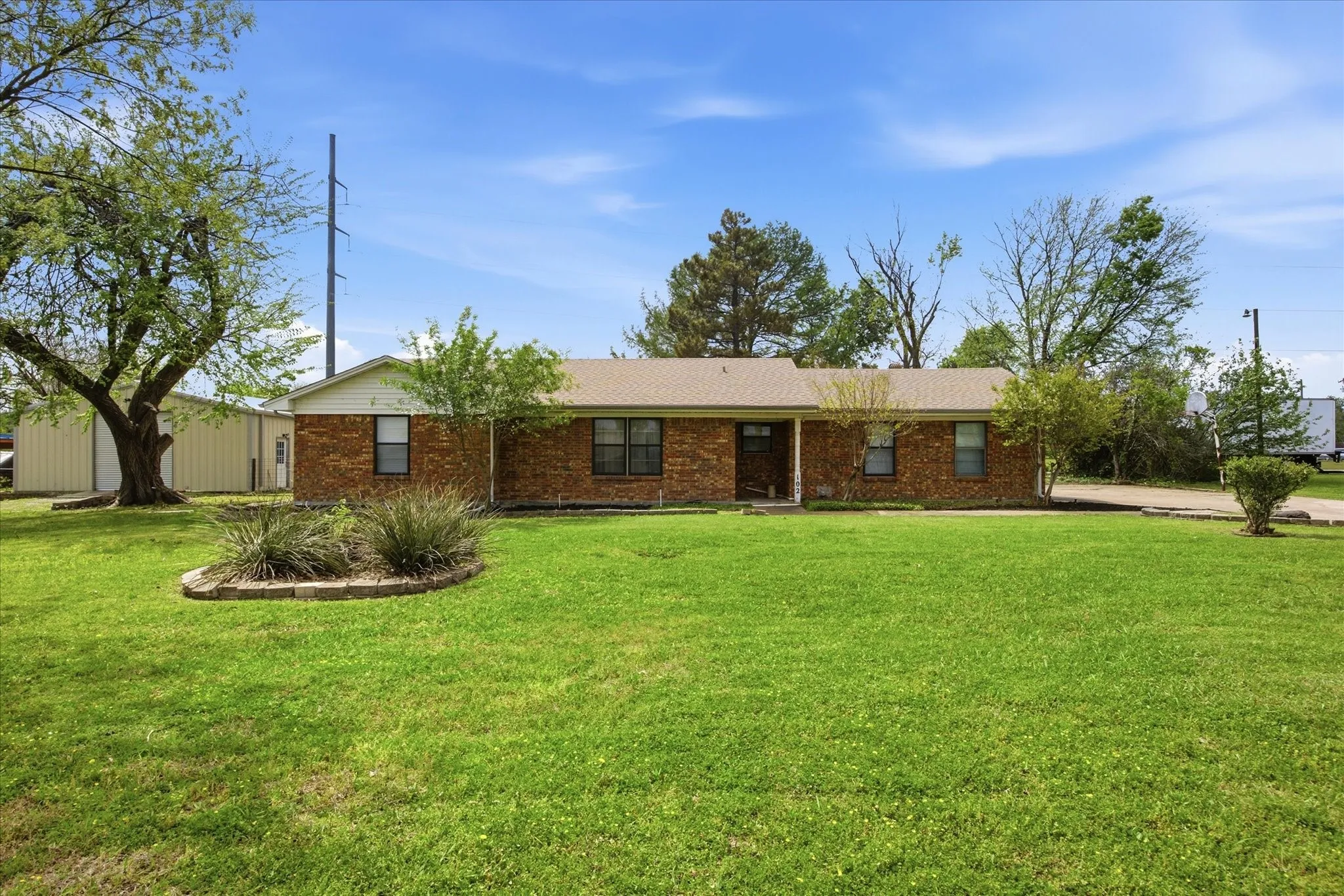 Single Family Residence For Sale in Collin County , 102 Paul Wilson Road, Wylie, Texas 75098, 3 Bedroom, 1 Bathroom, Garage spaces, 2,110 Sqft, built in 1977, mls#21226760, Real Estate Agent in Wylie, Homes For Sale in Collin county, Homes For Sale in Wylie, Realtor in Wylie Texas, Real Estate Brokerage Independent Realty Texas, Luminita Cordes Realtor