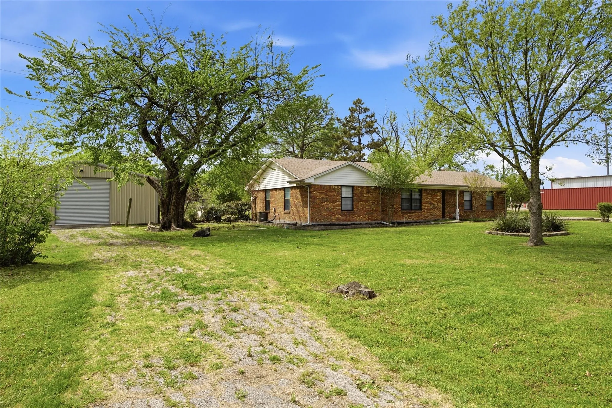Single Family Residence For Sale in Collin County , 102 Paul Wilson Road, Wylie, Texas 75098, 3 Bedroom, 1 Bathroom, Garage spaces, 2,110 Sqft, built in 1977, mls#21226760, Real Estate Agent in Wylie, Homes For Sale in Collin county, Homes For Sale in Wylie, Realtor in Wylie Texas, Real Estate Brokerage Independent Realty Texas, Luminita Cordes Realtor