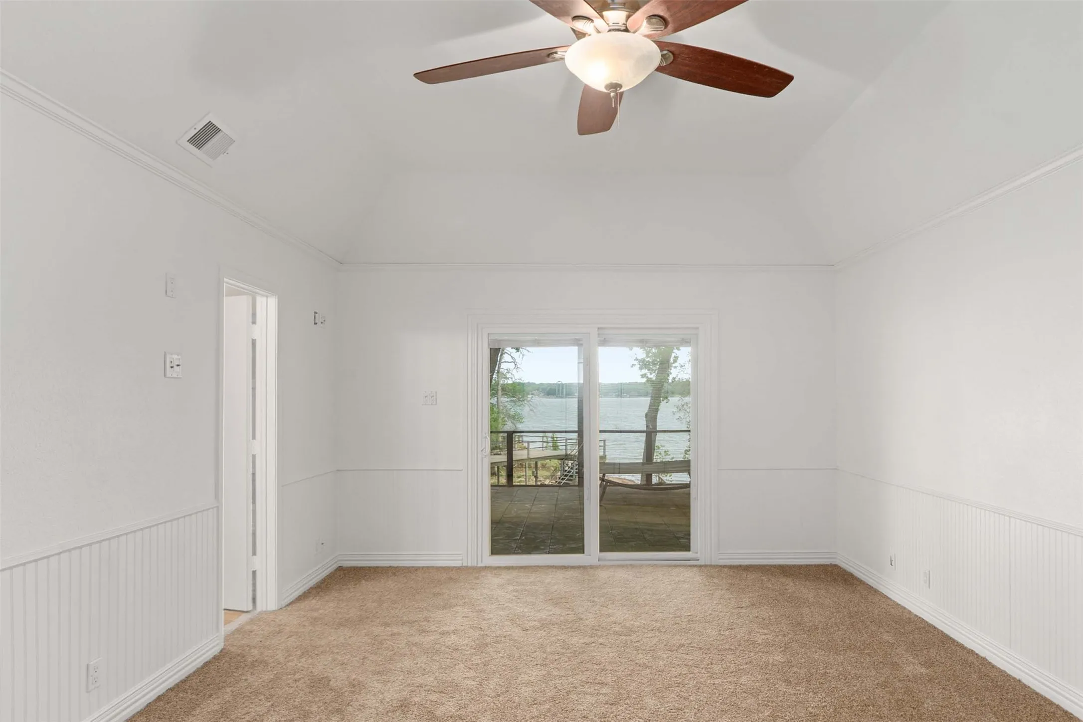 Single Family Residence For Sale in Henderson County , 316 Oak Lane, Tool, Texas 75143, 2 Bedroom, 3 Bathroom, 2 Garage spaces, 1,500 Sqft, built in 1989, mls#21228057, Real Estate Agent in Tool, Homes For Sale in Henderson county, Homes For Sale in Tool, Realtor in Tool Texas, Real Estate Brokerage Independent Realty Texas, Luminita Cordes Realtor