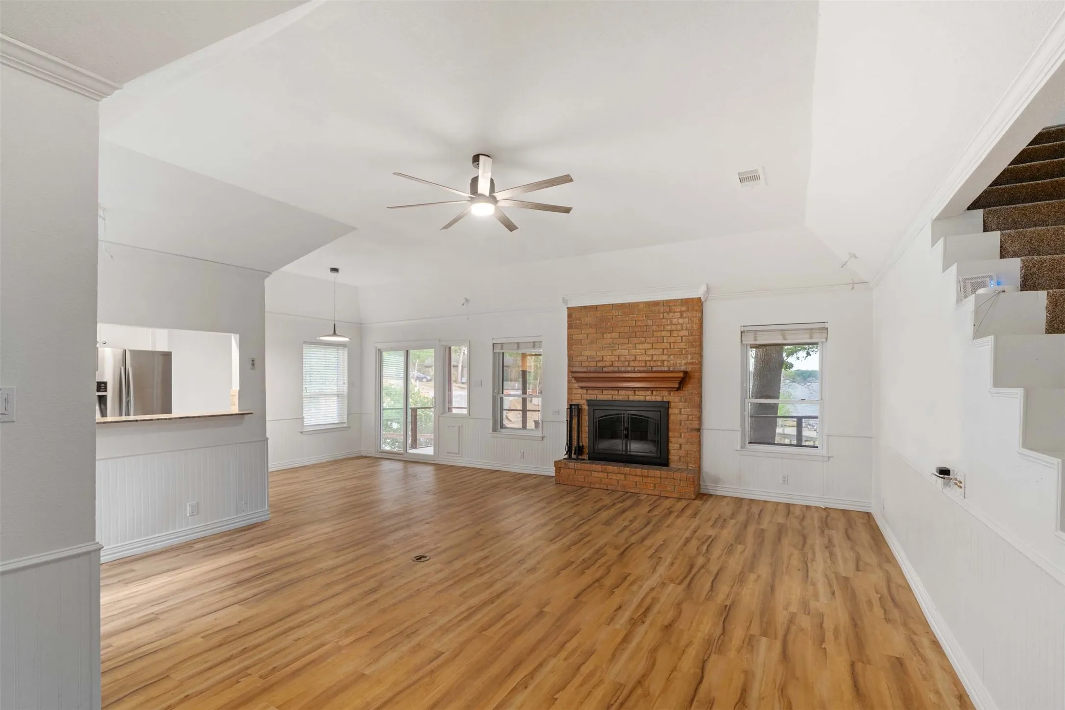 Single Family Residence For Sale in Henderson County , 316 Oak Lane, Tool, Texas 75143, 2 Bedroom, 3 Bathroom, 2 Garage spaces, 1,500 Sqft, built in 1989, mls#21228057, Real Estate Agent in Tool, Homes For Sale in Henderson county, Homes For Sale in Tool, Realtor in Tool Texas, Real Estate Brokerage Independent Realty Texas, Luminita Cordes Realtor