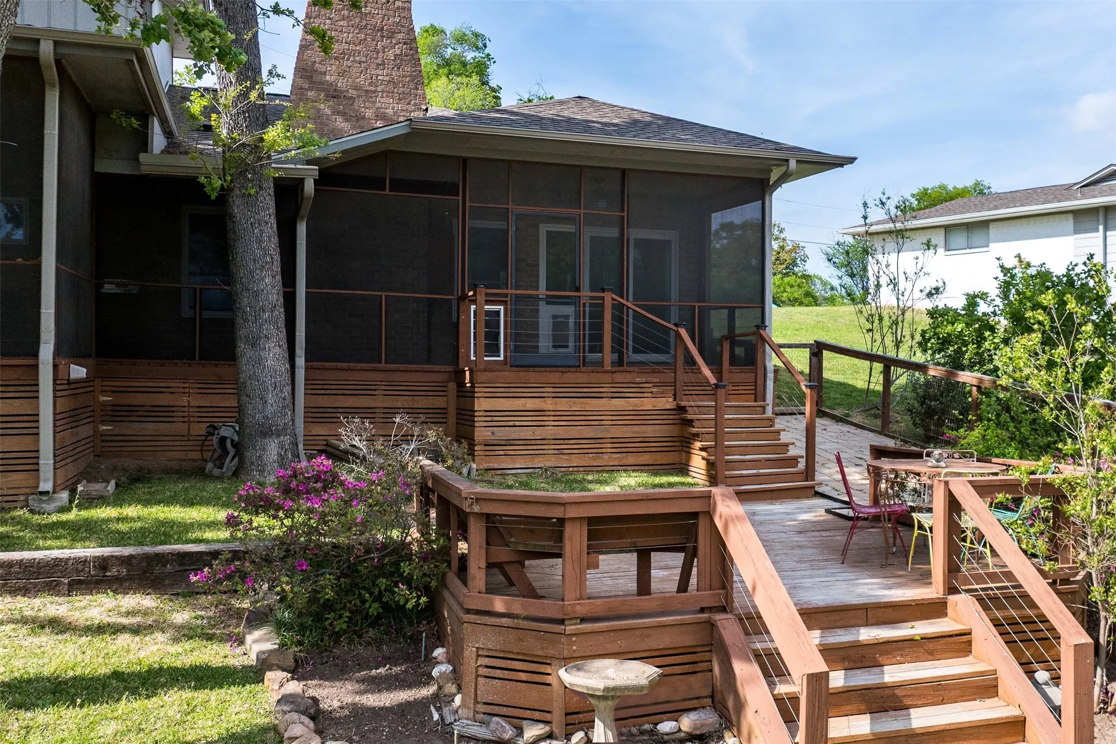 Single Family Residence For Sale in Henderson County , 316 Oak Lane, Tool, Texas 75143, 2 Bedroom, 3 Bathroom, 2 Garage spaces, 1,500 Sqft, built in 1989, mls#21228057, Real Estate Agent in Tool, Homes For Sale in Henderson county, Homes For Sale in Tool, Realtor in Tool Texas, Real Estate Brokerage Independent Realty Texas, Luminita Cordes Realtor