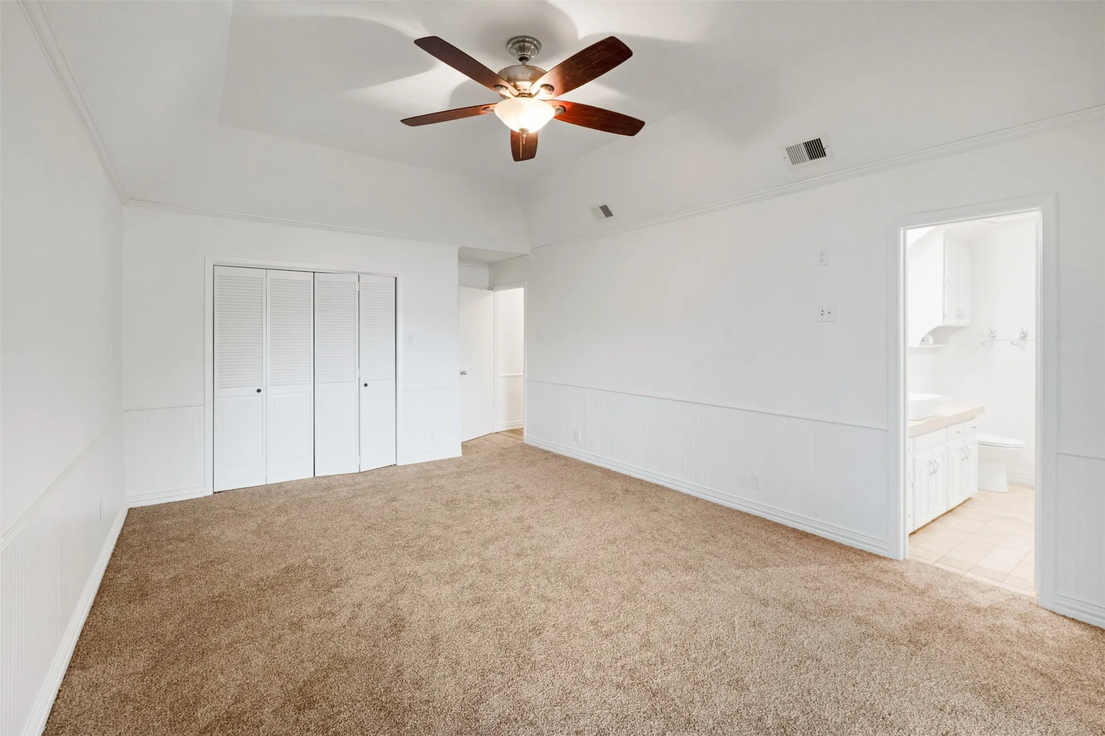 Single Family Residence For Sale in Henderson County , 316 Oak Lane, Tool, Texas 75143, 2 Bedroom, 3 Bathroom, 2 Garage spaces, 1,500 Sqft, built in 1989, mls#21228057, Real Estate Agent in Tool, Homes For Sale in Henderson county, Homes For Sale in Tool, Realtor in Tool Texas, Real Estate Brokerage Independent Realty Texas, Luminita Cordes Realtor