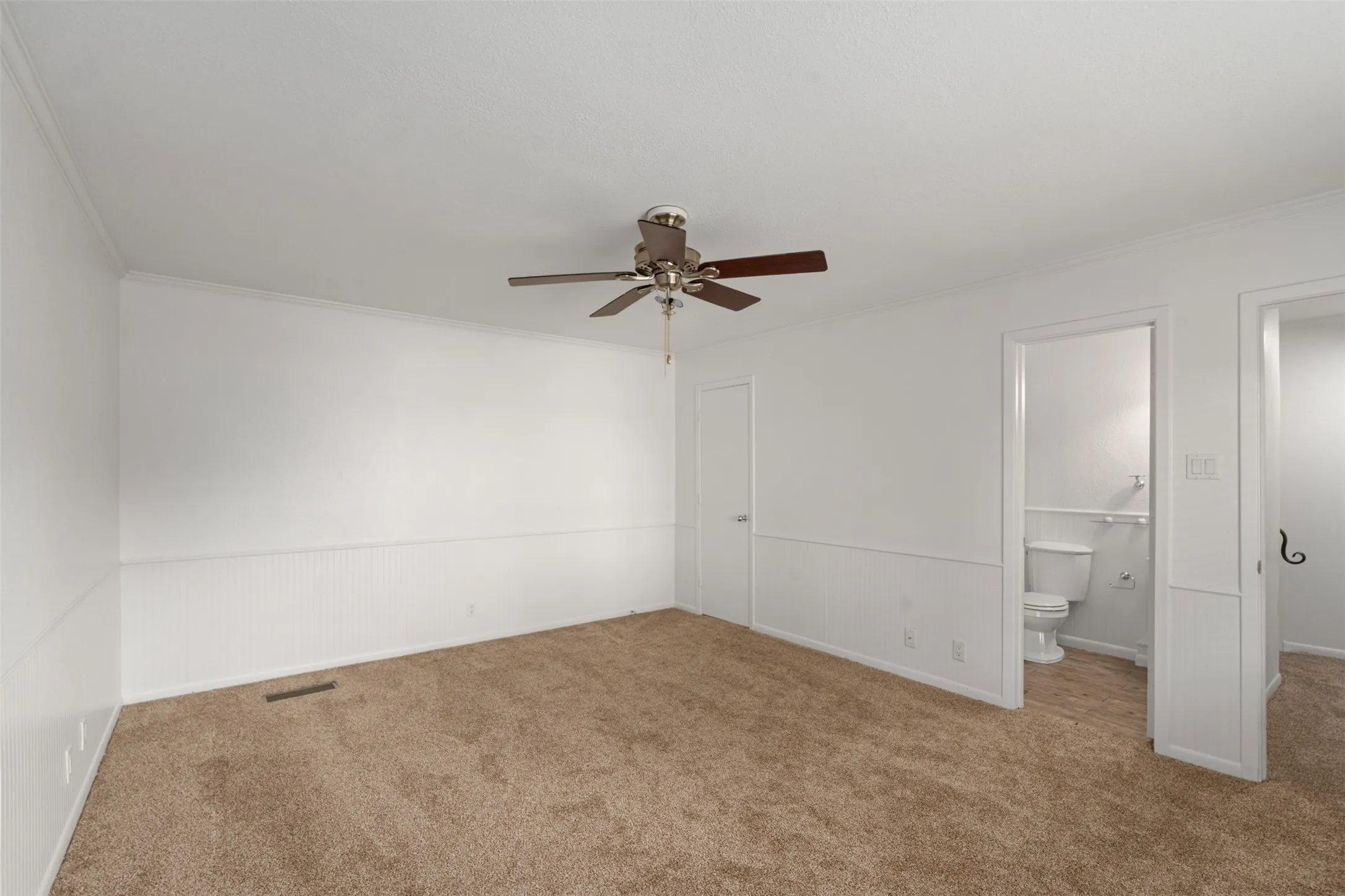 Single Family Residence For Sale in Henderson County , 316 Oak Lane, Tool, Texas 75143, 2 Bedroom, 3 Bathroom, 2 Garage spaces, 1,500 Sqft, built in 1989, mls#21228057, Real Estate Agent in Tool, Homes For Sale in Henderson county, Homes For Sale in Tool, Realtor in Tool Texas, Real Estate Brokerage Independent Realty Texas, Luminita Cordes Realtor