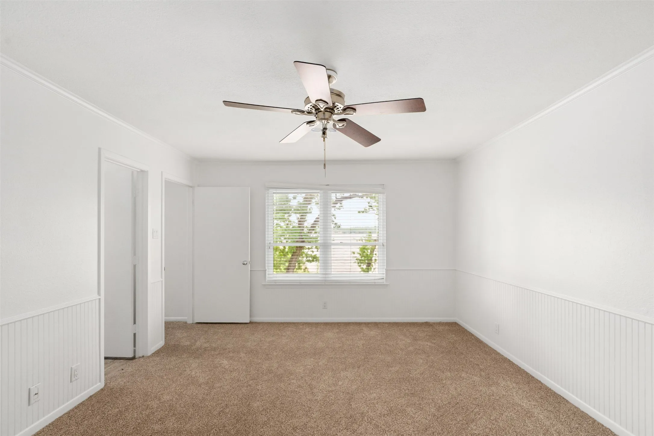 Single Family Residence For Sale in Henderson County , 316 Oak Lane, Tool, Texas 75143, 2 Bedroom, 3 Bathroom, 2 Garage spaces, 1,500 Sqft, built in 1989, mls#21228057, Real Estate Agent in Tool, Homes For Sale in Henderson county, Homes For Sale in Tool, Realtor in Tool Texas, Real Estate Brokerage Independent Realty Texas, Luminita Cordes Realtor
