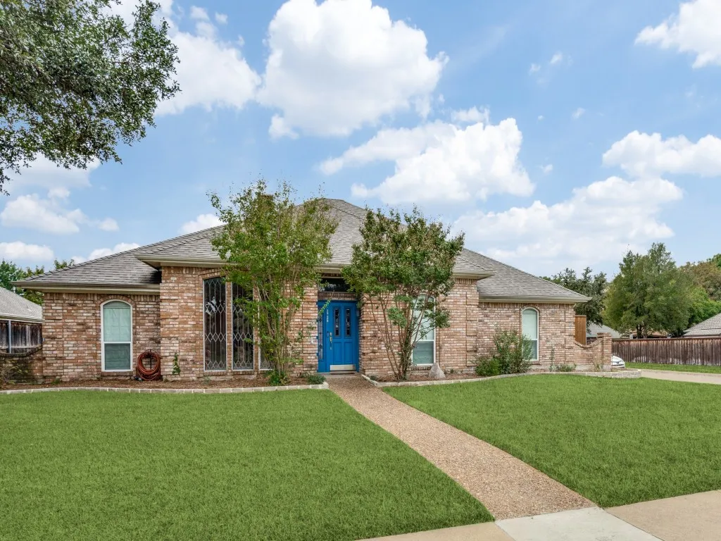 Single Family Residence For Rent in Collin County , 1728 Tawakoni Lane, Plano, Texas 75075, 4 Bedroom, 3 Bathroom, 2 Garage spaces, 2,491 Sqft, built in 1986, Preowned, mls#21222574, Real Estate Agent in Plano, Homes For Rent in Collin county, Homes For Rent in Plano, Realtor in Plano Texas, Real Estate Brokerage Independent Realty Texas, Luminita Cordes Realtor
