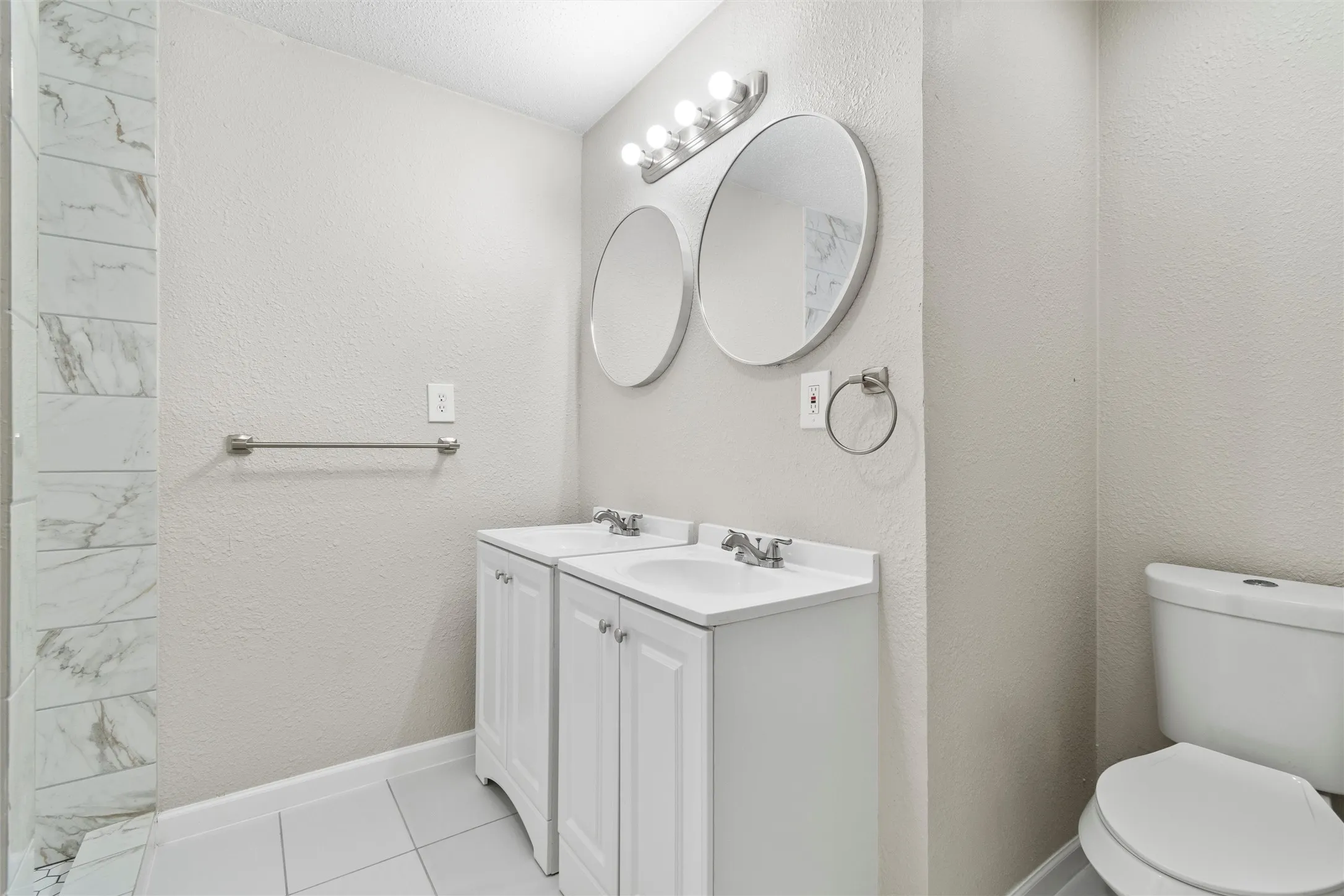 Single Family Residence For Sale in Tarrant County , 2336 Glencrest Drive, Fort Worth, Texas 76119, 3 Bedrooms, 2 Bathrooms, 2 Garage spaces, 1,690 Sqft, built in 1946, Preowned, Price $240,000, mls#21228410, Real Estate Agent in Fort Worth, Homes For Sale in Tarrant county, Homes For Sale in Fort Worth, Realtor in Fort Worth Texas, Real Estate Brokerage Independent Realty Texas, Luminita Cordes Realtor