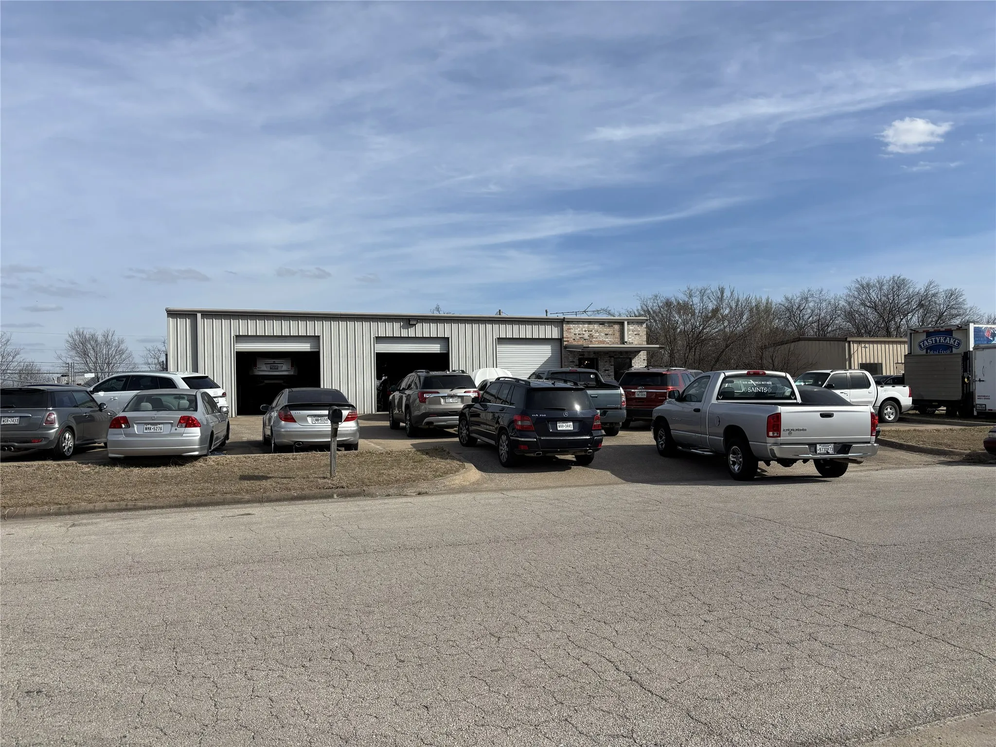Business For Sale in Hunt County , 7903 Traders Circle, Greenville, Texas 75402, 0, 0, Garage spaces, 2,925 Sqft, built in 1998, Preowned, mls#21227223, Real Estate Agent in Greenville, Homes For Sale in Hunt county, Homes For Sale in Greenville, Realtor in Greenville Texas, Real Estate Brokerage Independent Realty Texas, Luminita Cordes Realtor