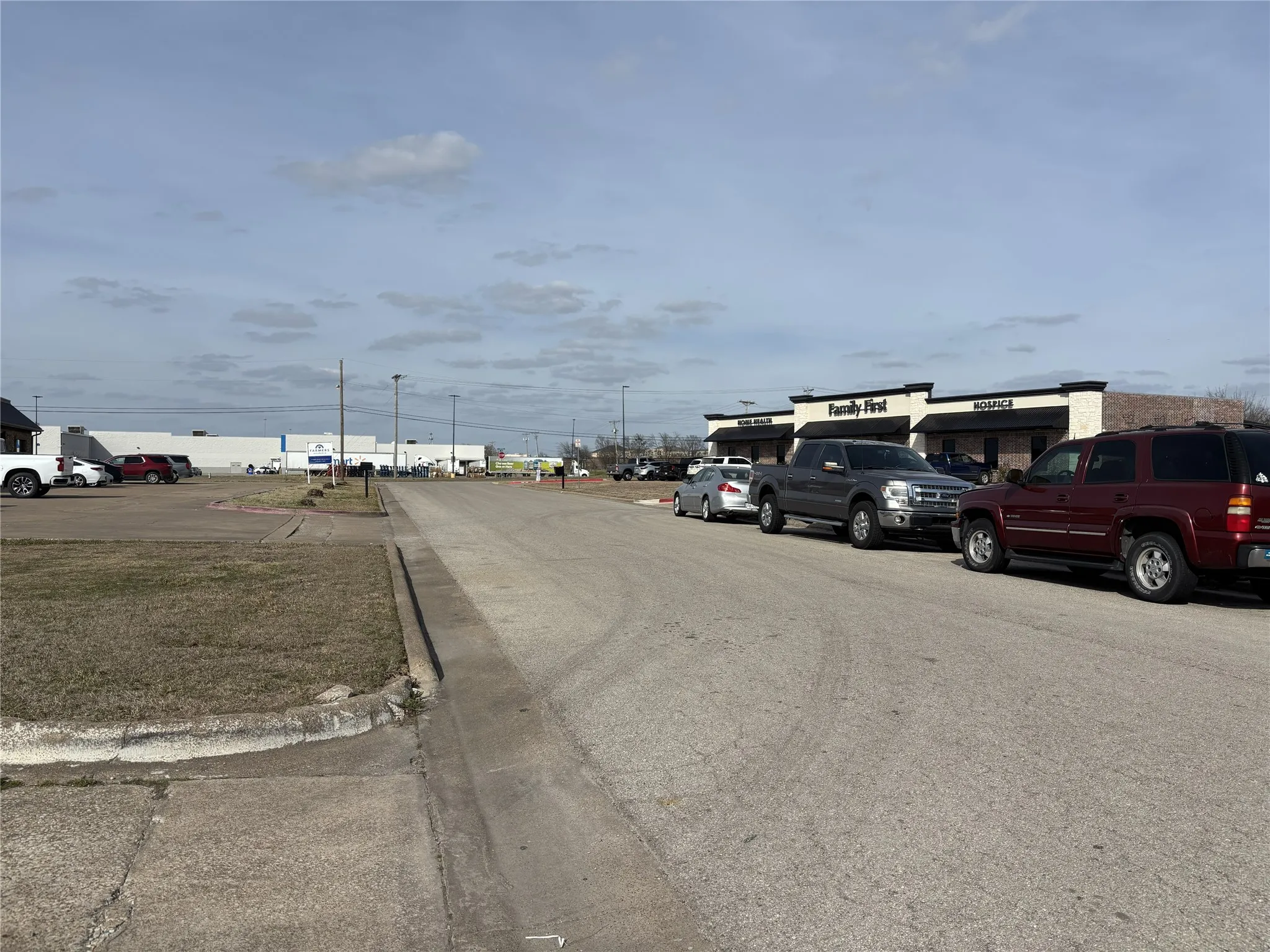 Business For Sale in Hunt County , 7903 Traders Circle, Greenville, Texas 75402, 0, 0, Garage spaces, 2,925 Sqft, built in 1998, Preowned, mls#21227223, Real Estate Agent in Greenville, Homes For Sale in Hunt county, Homes For Sale in Greenville, Realtor in Greenville Texas, Real Estate Brokerage Independent Realty Texas, Luminita Cordes Realtor