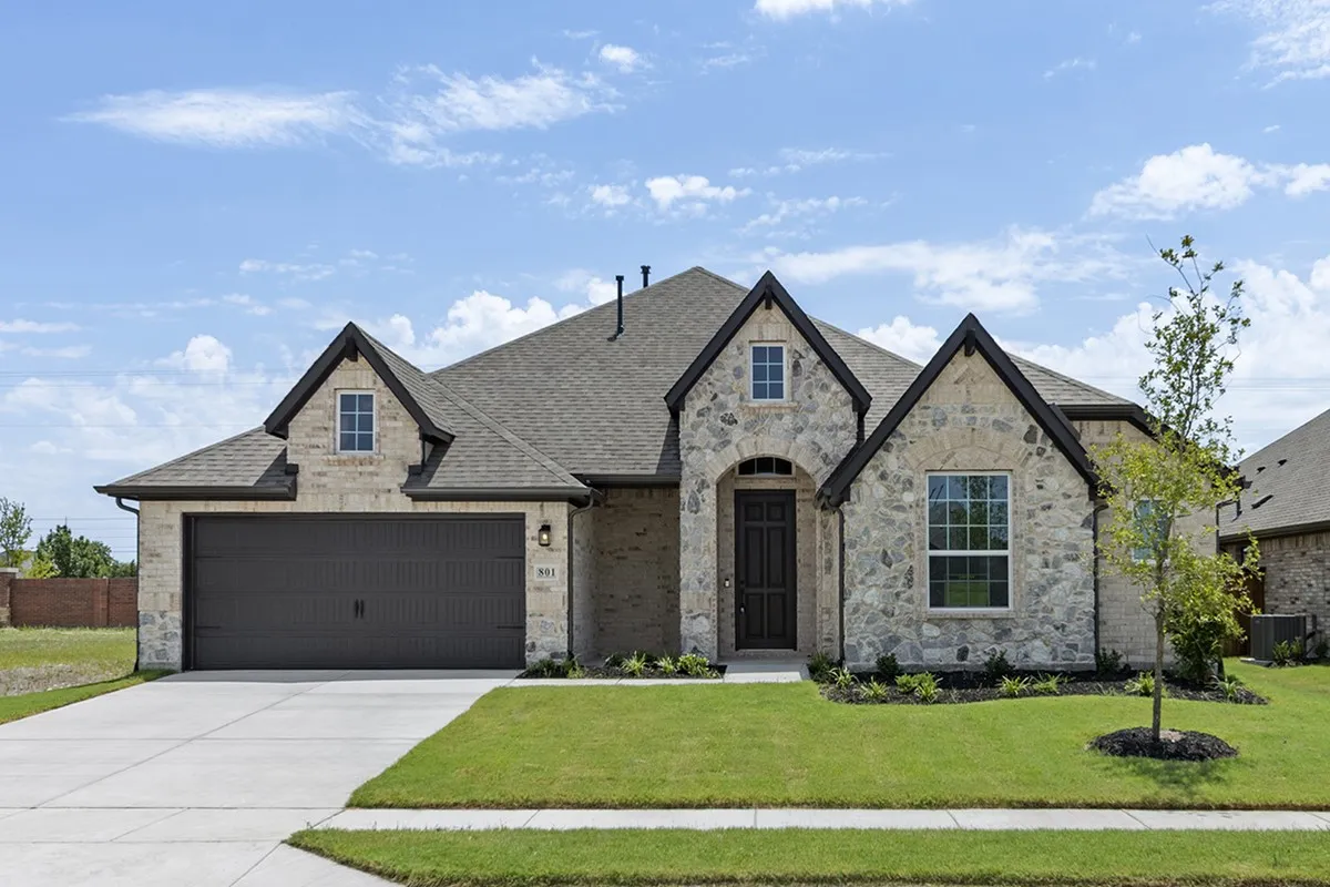 Single Family Residence For Sale in Collin County , 801 Trinity Street, Van Alstyne, Texas 75495, 3 Bedroom, 2 Bathroom, 2 Garage spaces, 2,628 Sqft, built in 2025, New Construction - Incomplete, mls#21228476, Real Estate Agent in Van Alstyne, Homes For Sale in Collin county, Homes For Sale in Van Alstyne, Realtor in Van Alstyne Texas, Real Estate Brokerage Independent Realty Texas, Luminita Cordes Realtor