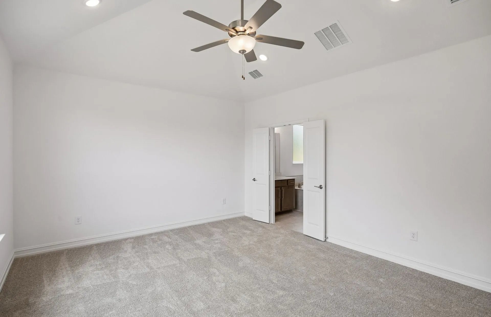 Spacious owners suite