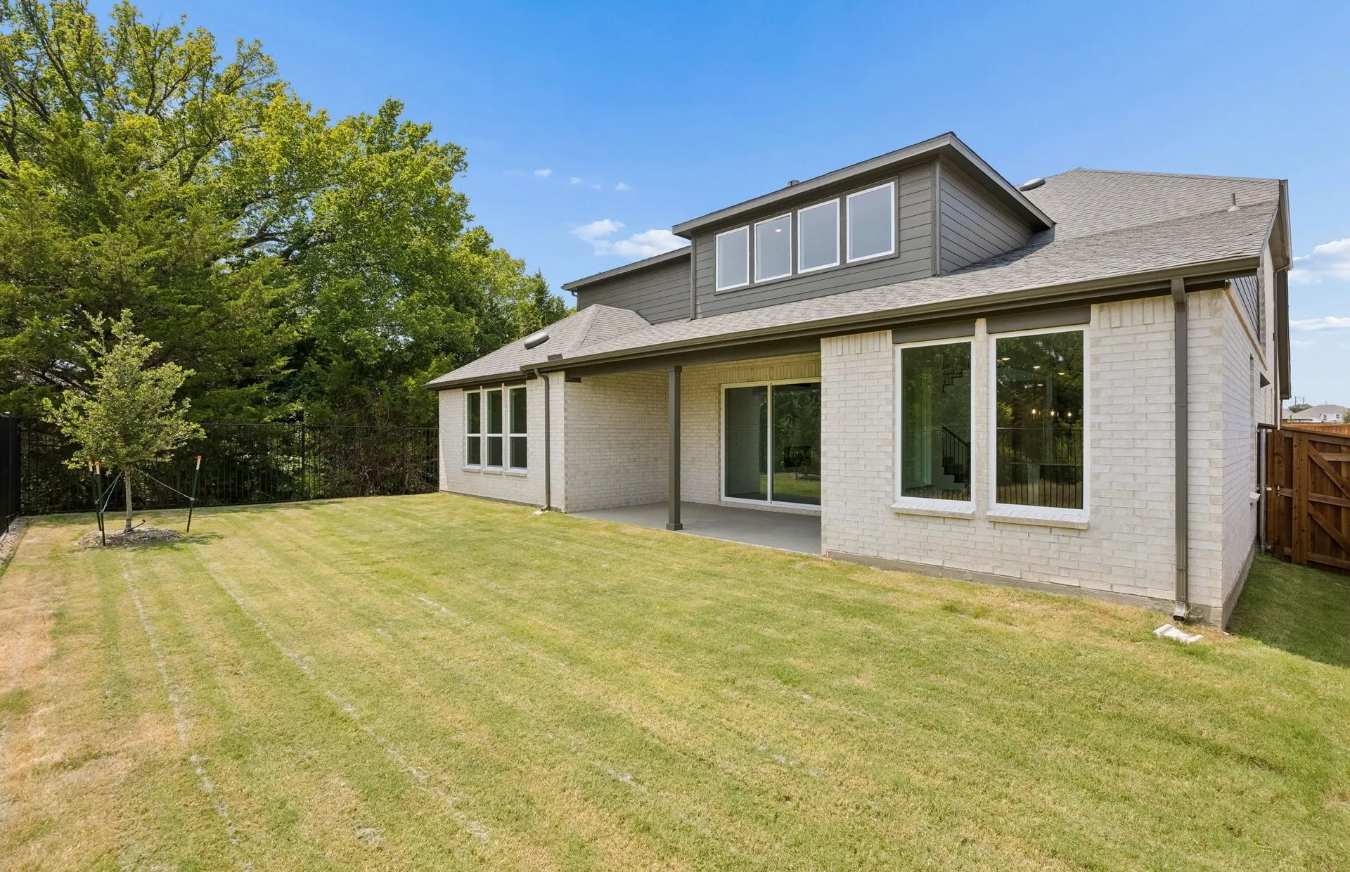 Oversized fenced-in backyard