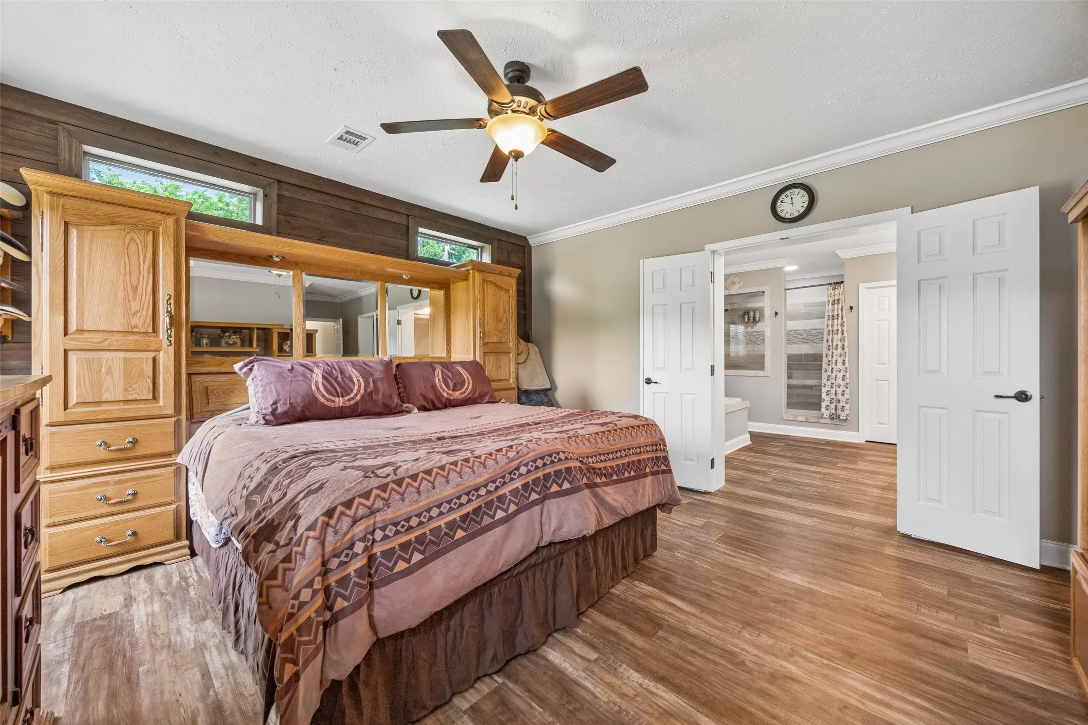 Farm For Sale in Fannin County , 579 County Road 5005, Blue Ridge, Texas 75424, 4 Bedrooms, 3 Bathrooms, Garage spaces, 2,900 Sqft, built in 2020, Preowned, Price $1,150,000, mls#21228401, Real Estate Agent in Blue Ridge, Homes For Sale in Fannin county, Homes For Sale in Blue Ridge, Realtor in Blue Ridge Texas, Real Estate Brokerage Independent Realty Texas, Luminita Cordes Realtor