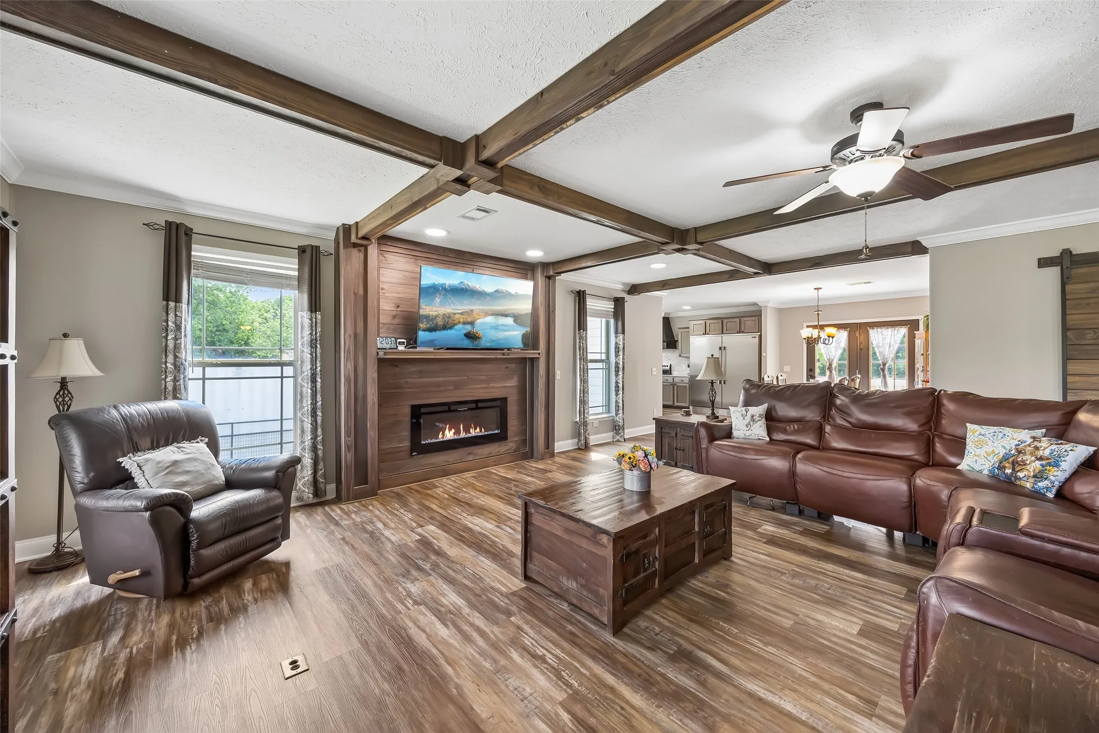 Farm For Sale in Fannin County , 579 County Road 5005, Blue Ridge, Texas 75424, 4 Bedrooms, 3 Bathrooms, Garage spaces, 2,900 Sqft, built in 2020, Preowned, Price $1,150,000, mls#21228401, Real Estate Agent in Blue Ridge, Homes For Sale in Fannin county, Homes For Sale in Blue Ridge, Realtor in Blue Ridge Texas, Real Estate Brokerage Independent Realty Texas, Luminita Cordes Realtor