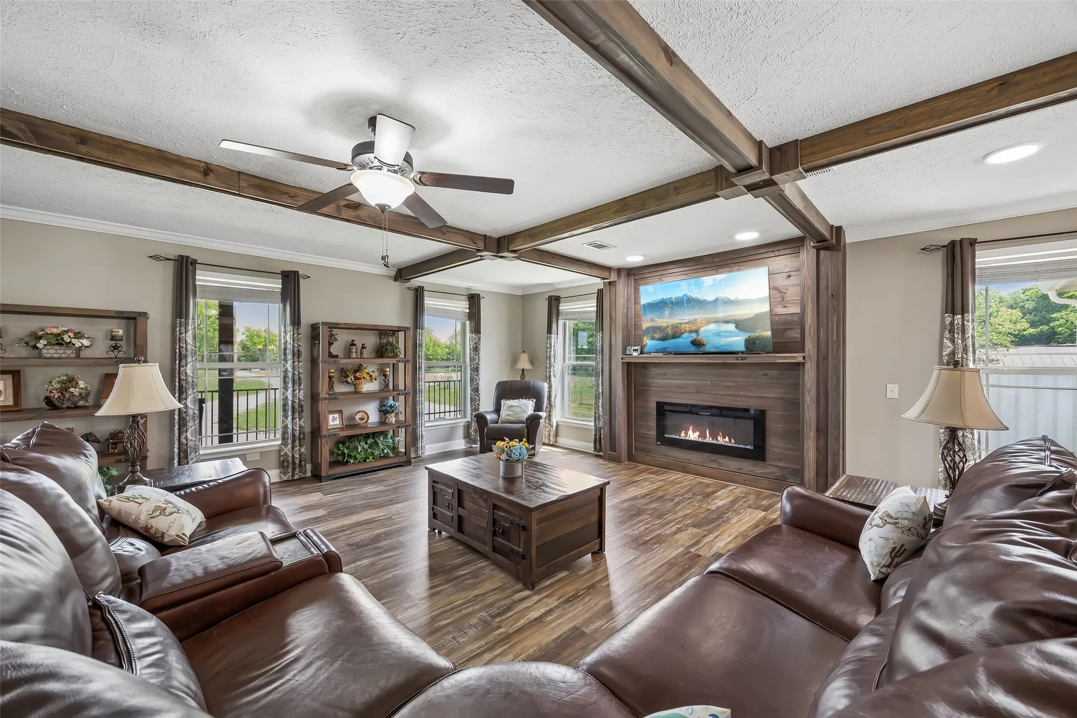 Farm For Sale in Fannin County , 579 County Road 5005, Blue Ridge, Texas 75424, 4 Bedrooms, 3 Bathrooms, Garage spaces, 2,900 Sqft, built in 2020, Preowned, Price $1,150,000, mls#21228401, Real Estate Agent in Blue Ridge, Homes For Sale in Fannin county, Homes For Sale in Blue Ridge, Realtor in Blue Ridge Texas, Real Estate Brokerage Independent Realty Texas, Luminita Cordes Realtor