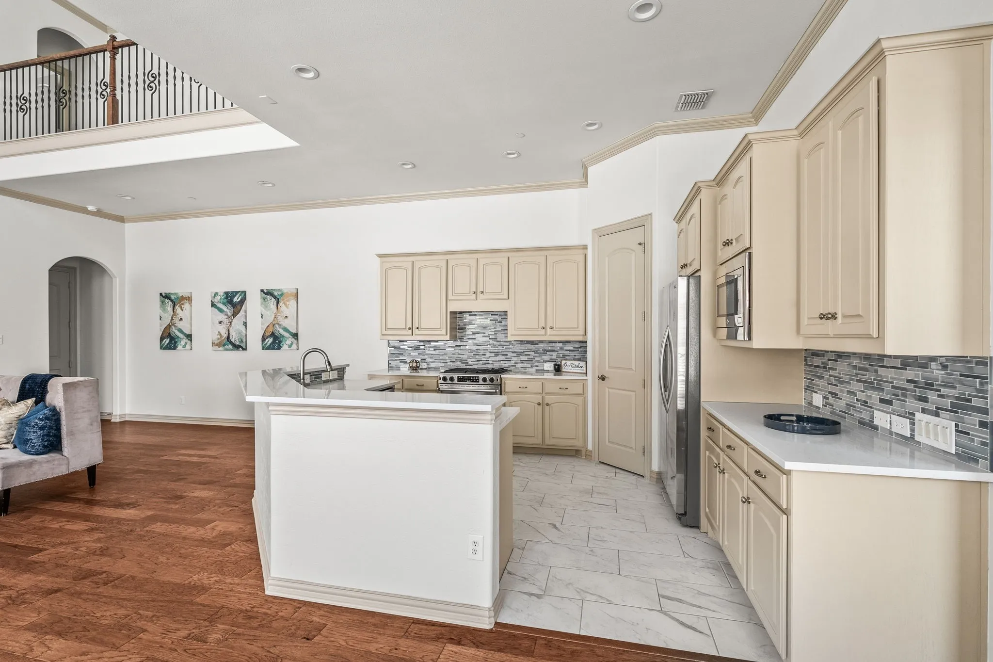 Townhouse For Sale in Collin County , 6393 Burnham Street, Frisco, Texas 75034, 4 Bedroom, 3 Bathroom, 2 Garage spaces, 3,280 Sqft, built in 2004, Preowned, mls#21227693, Real Estate Agent in Frisco, Homes For Sale in Collin county, Homes For Sale in Frisco, Realtor in Frisco Texas, Real Estate Brokerage Independent Realty Texas, Luminita Cordes Realtor