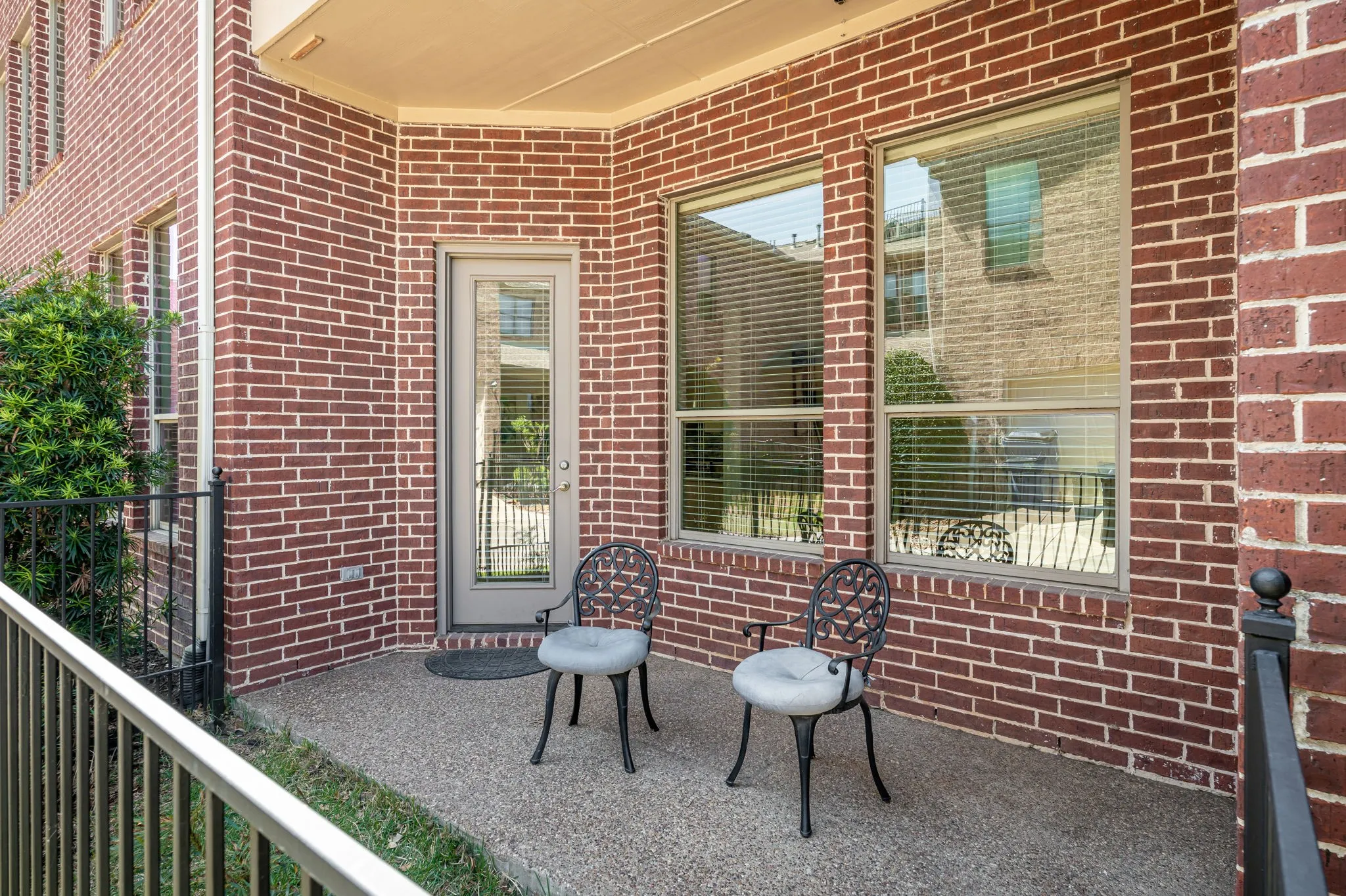 Townhouse For Sale in Collin County , 6393 Burnham Street, Frisco, Texas 75034, 4 Bedroom, 3 Bathroom, 2 Garage spaces, 3,280 Sqft, built in 2004, Preowned, mls#21227693, Real Estate Agent in Frisco, Homes For Sale in Collin county, Homes For Sale in Frisco, Realtor in Frisco Texas, Real Estate Brokerage Independent Realty Texas, Luminita Cordes Realtor