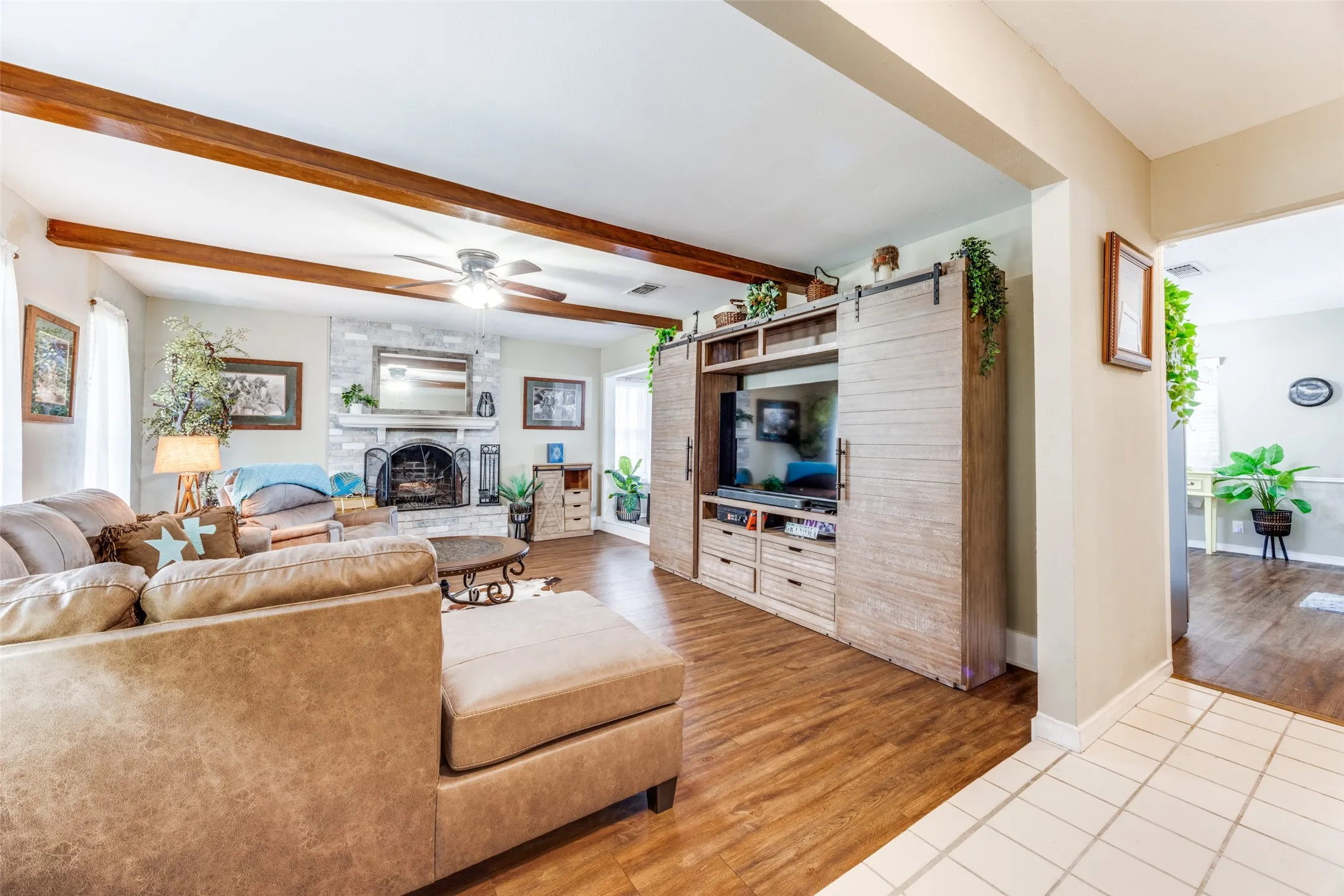 Single Family Residence For Sale in Grayson County , 2705 N Woods Street, Sherman, Texas 75092, 3 Bedroom, 2 Bathroom, 2 Garage spaces, 1,584 Sqft, built in 1973, Preowned, mls#21226669, Real Estate Agent in Sherman, Homes For Sale in Grayson county, Homes For Sale in Sherman, Realtor in Sherman Texas, Real Estate Brokerage Independent Realty Texas, Luminita Cordes Realtor