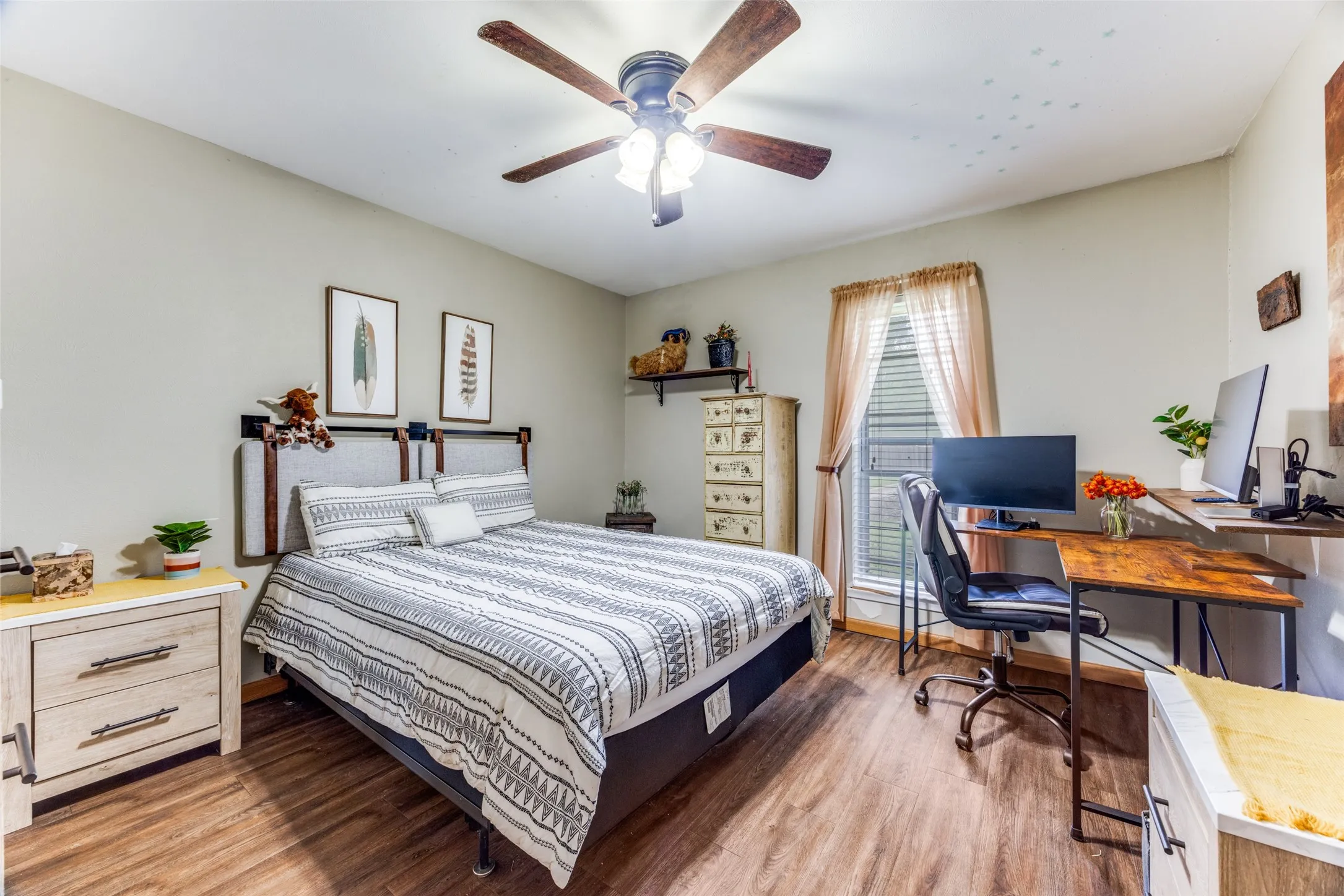 Single Family Residence For Sale in Grayson County , 2705 N Woods Street, Sherman, Texas 75092, 3 Bedroom, 2 Bathroom, 2 Garage spaces, 1,584 Sqft, built in 1973, Preowned, mls#21226669, Real Estate Agent in Sherman, Homes For Sale in Grayson county, Homes For Sale in Sherman, Realtor in Sherman Texas, Real Estate Brokerage Independent Realty Texas, Luminita Cordes Realtor