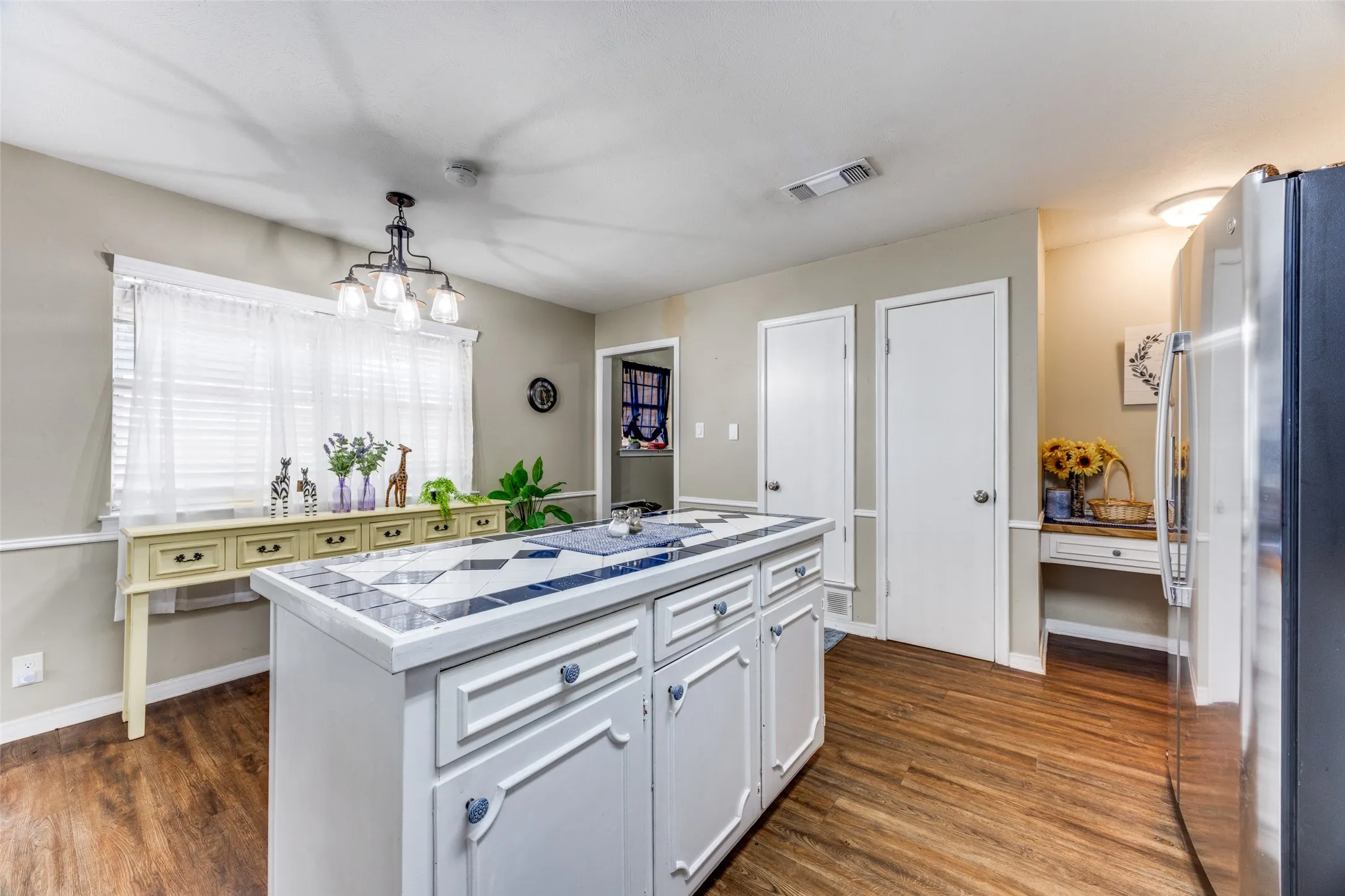 Single Family Residence For Sale in Grayson County , 2705 N Woods Street, Sherman, Texas 75092, 3 Bedroom, 2 Bathroom, 2 Garage spaces, 1,584 Sqft, built in 1973, Preowned, mls#21226669, Real Estate Agent in Sherman, Homes For Sale in Grayson county, Homes For Sale in Sherman, Realtor in Sherman Texas, Real Estate Brokerage Independent Realty Texas, Luminita Cordes Realtor