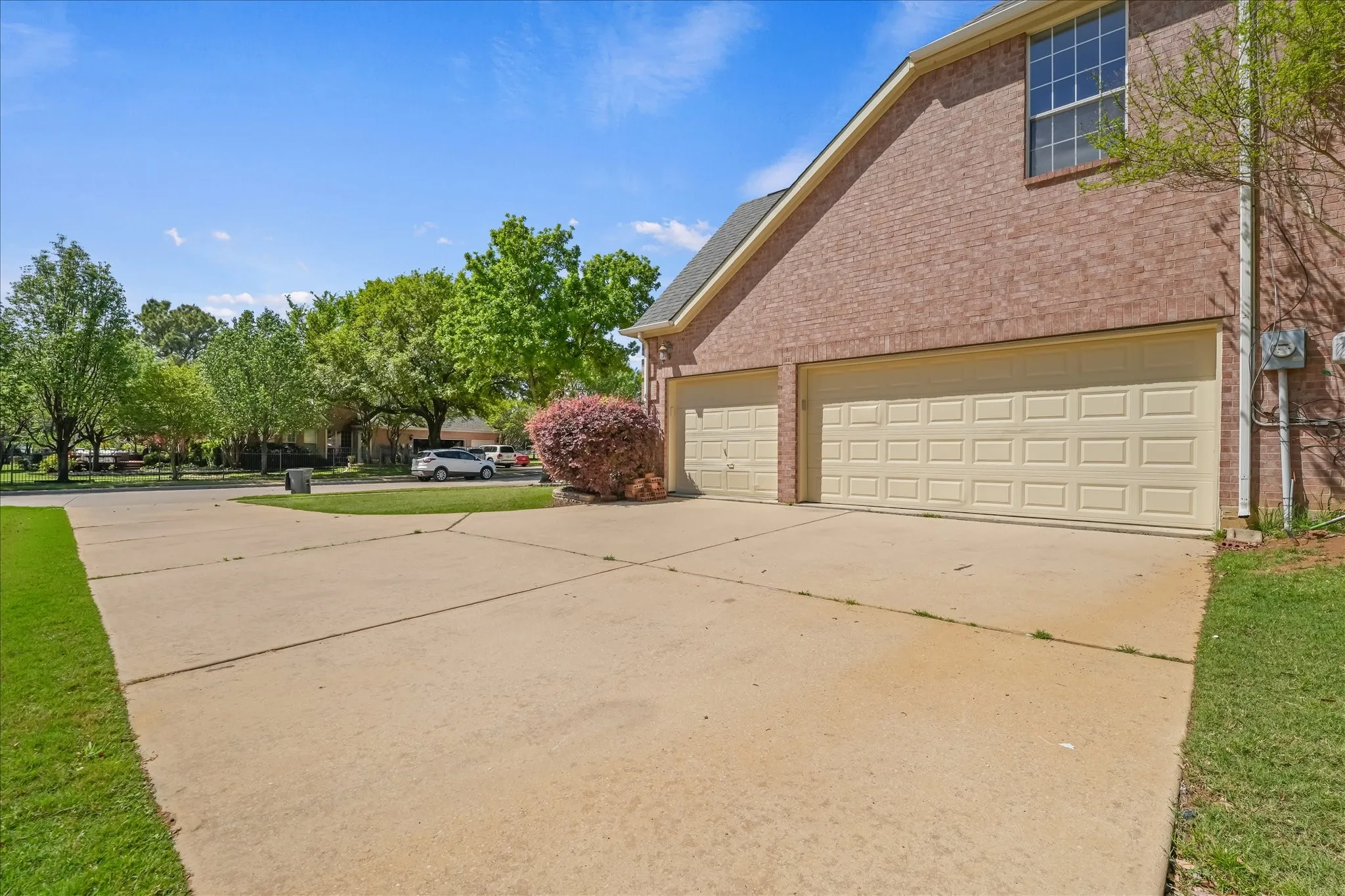 Single Family Residence For Sale in Tarrant County , 503 Indian Paintbrush Way, Southlake, Texas 76092, 5 Bedrooms, 4 Bathrooms, 3 Garage spaces, 4,718 Sqft, built in 2001, Price $1,450,000, mls#21226510, Real Estate Agent in Southlake, Homes For Sale in Tarrant county, Homes For Sale in Southlake, Realtor in Southlake Texas, Real Estate Brokerage Independent Realty Texas, Luminita Cordes Realtor