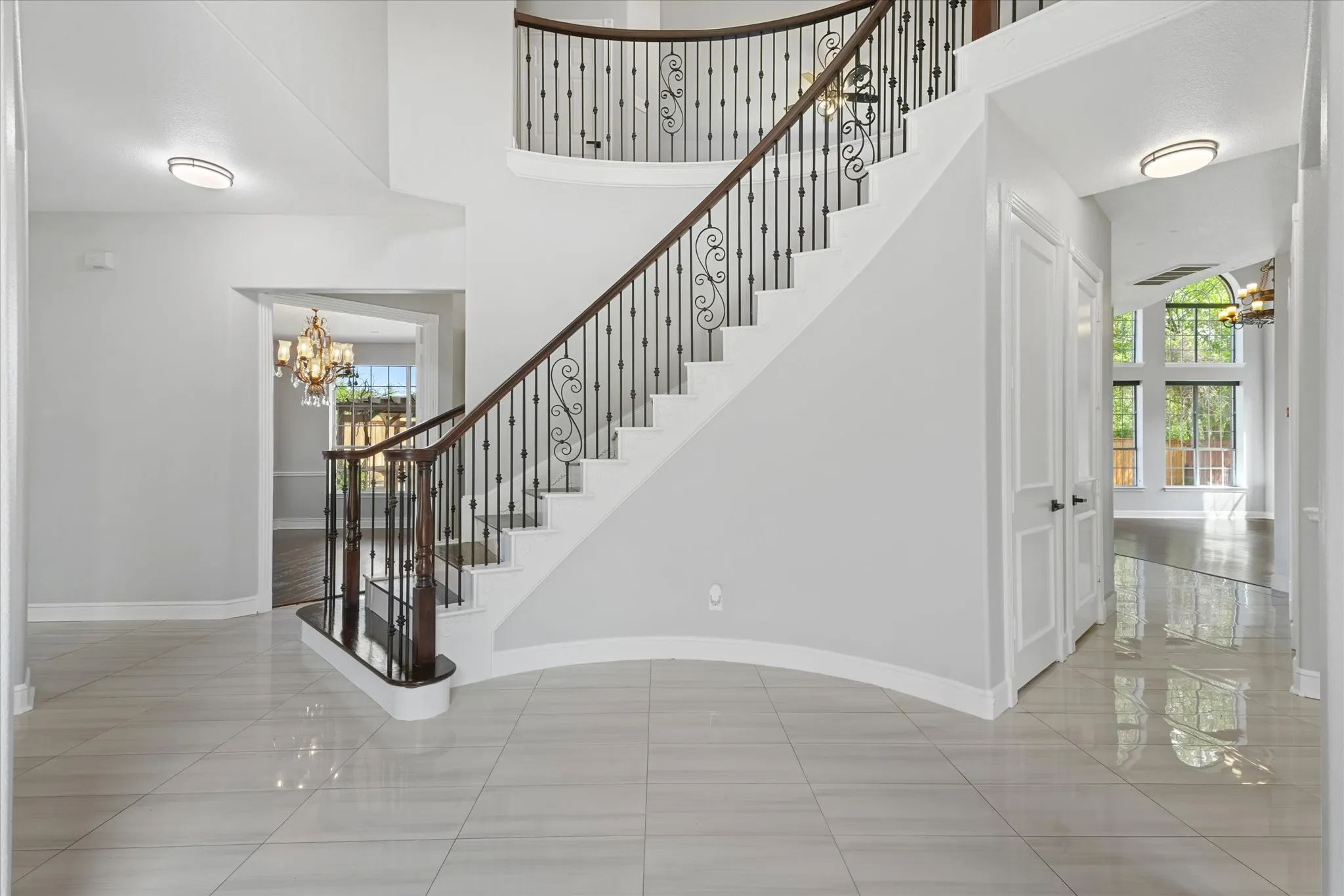 Single Family Residence For Sale in Tarrant County , 503 Indian Paintbrush Way, Southlake, Texas 76092, 5 Bedrooms, 4 Bathrooms, 3 Garage spaces, 4,718 Sqft, built in 2001, Price $1,450,000, mls#21226510, Real Estate Agent in Southlake, Homes For Sale in Tarrant county, Homes For Sale in Southlake, Realtor in Southlake Texas, Real Estate Brokerage Independent Realty Texas, Luminita Cordes Realtor