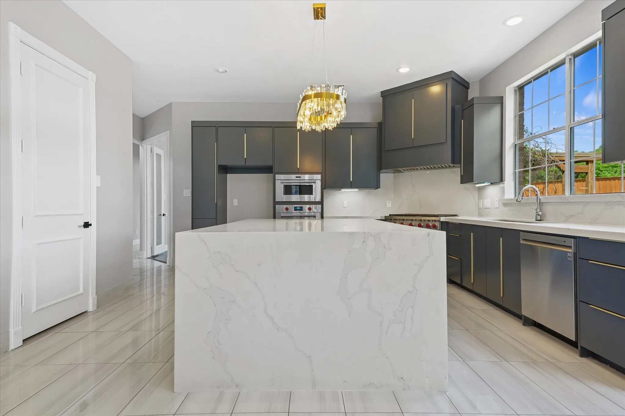 Single Family Residence For Sale in Tarrant County , 503 Indian Paintbrush Way, Southlake, Texas 76092, 5 Bedrooms, 4 Bathrooms, 3 Garage spaces, 4,718 Sqft, built in 2001, Price $1,450,000, mls#21226510, Real Estate Agent in Southlake, Homes For Sale in Tarrant county, Homes For Sale in Southlake, Realtor in Southlake Texas, Real Estate Brokerage Independent Realty Texas, Luminita Cordes Realtor